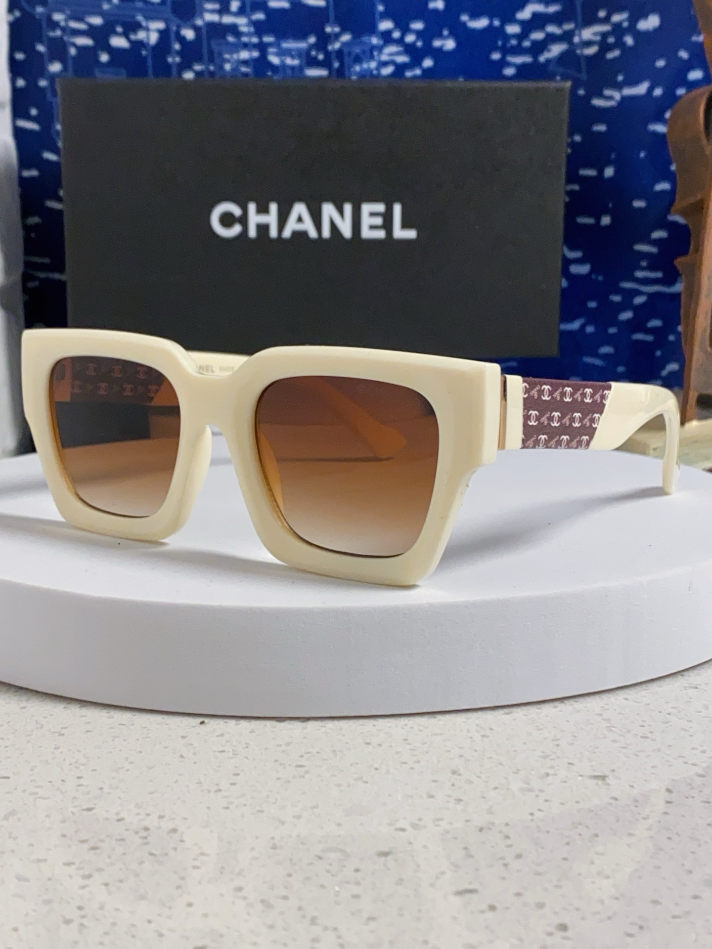  CHANEL香奈儿 2024新款潮流爆款 时尚方框太阳镜 佩戴舒适 网红潮款墨镜  女士高清加厚偏光太