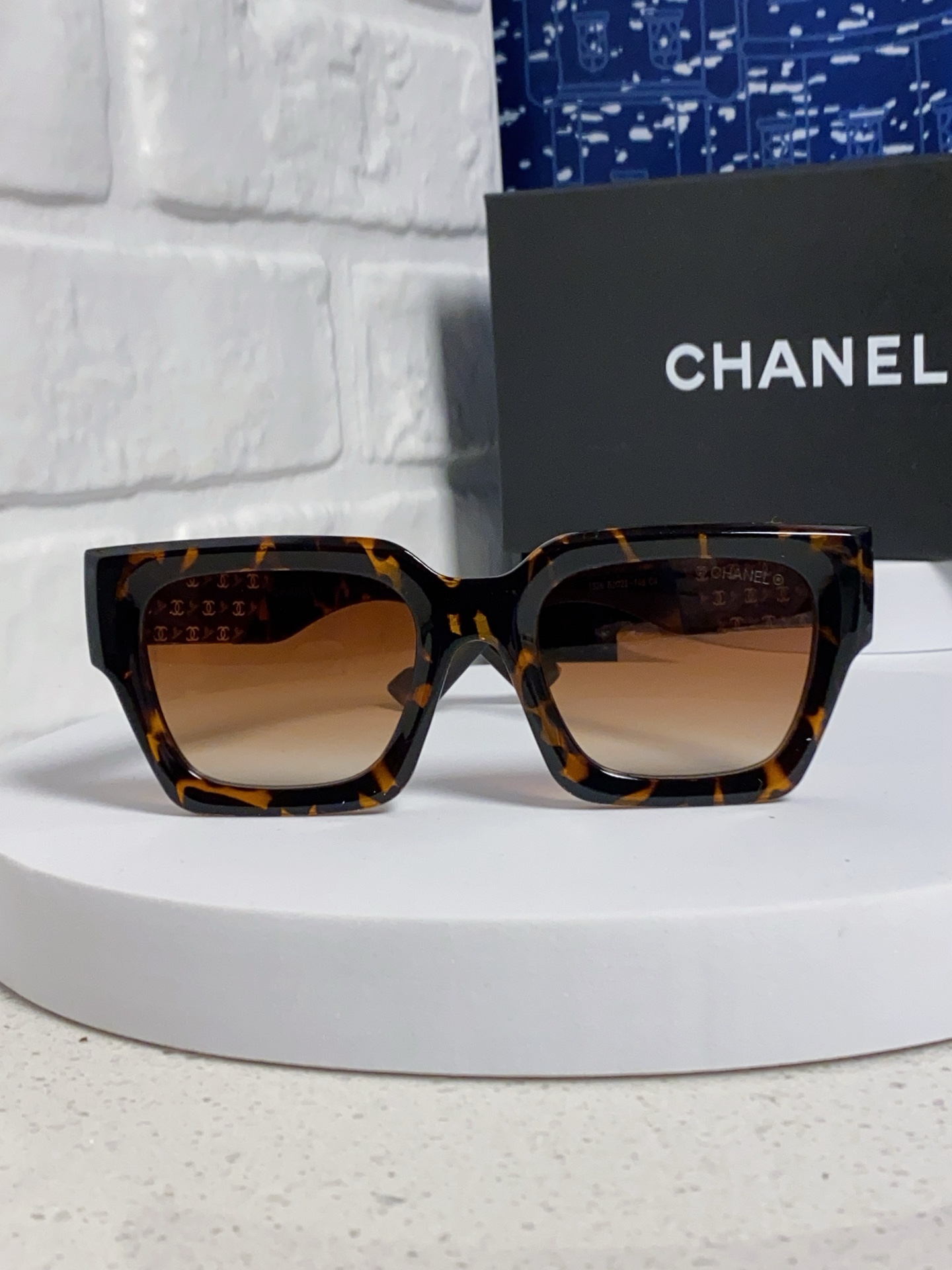  CHANEL香奈儿 2024新款潮流爆款 时尚方框太阳镜 佩戴舒适 网红潮款墨镜  女士高清加厚偏光太