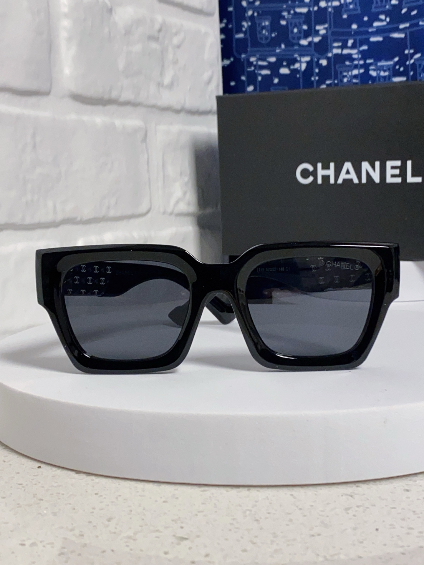  CHANEL香奈儿 2024新款潮流爆款 时尚方框太阳镜 佩戴舒适 网红潮款墨镜  女士高清加厚偏光太