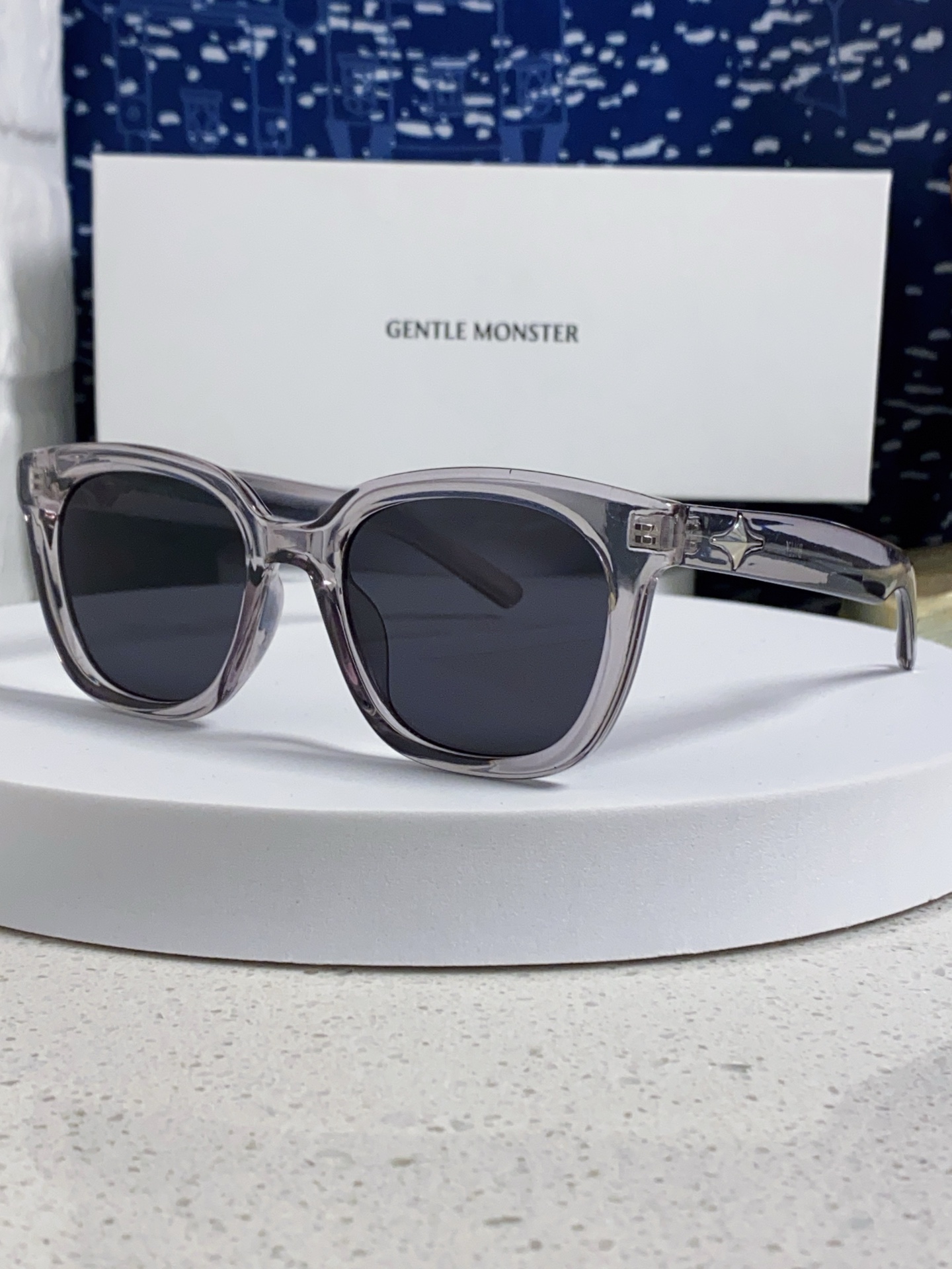   Gentle Moster(GM)  2025新款星星墨镜女韩版潮感显瘦防紫外线复古方框太阳镜男通用