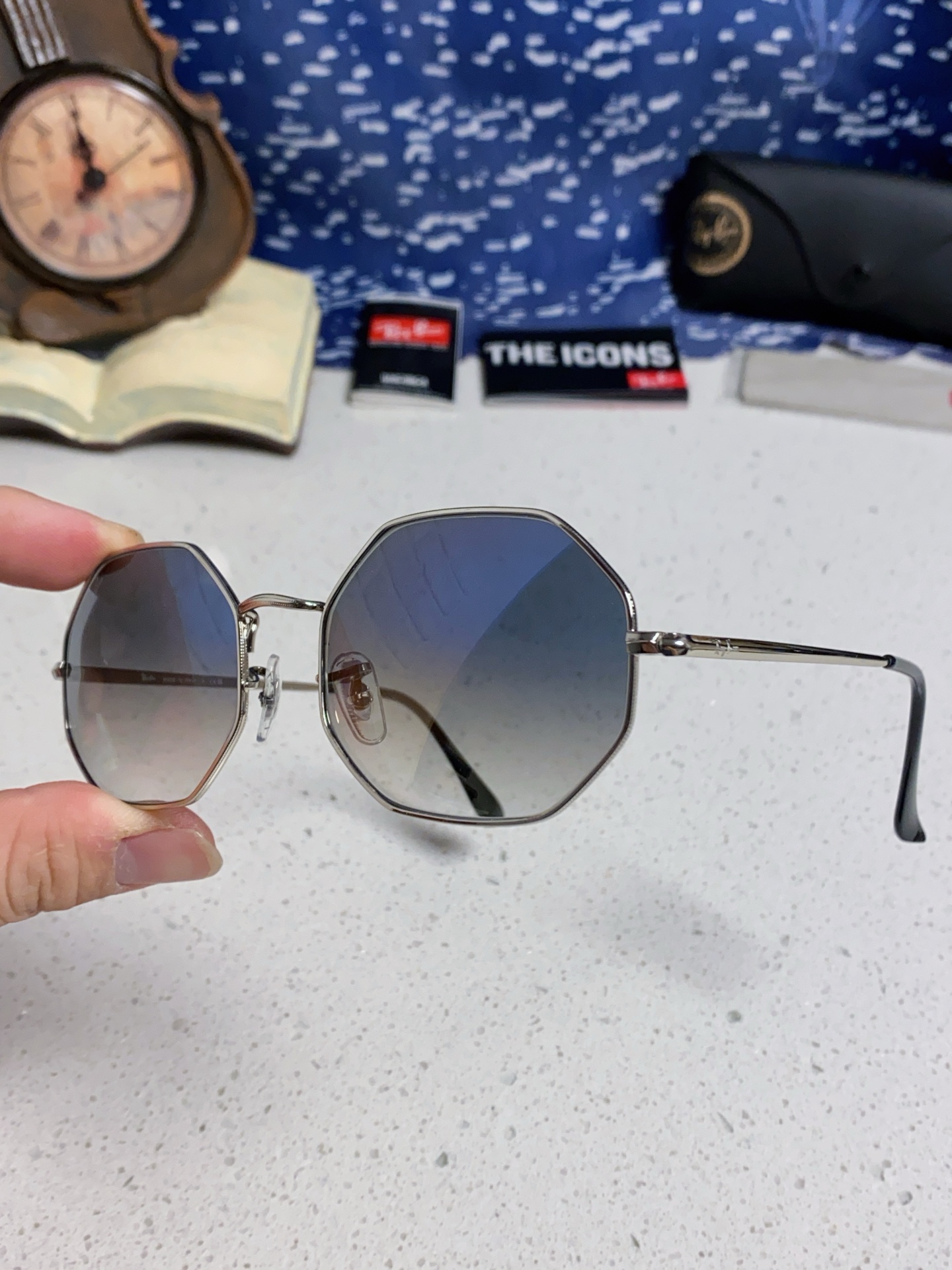  RayBan雷朋 2025新款钢化玻璃镜片太阳镜经典多边形男女时尚潮酷开车专用墨镜 RB1972 Si