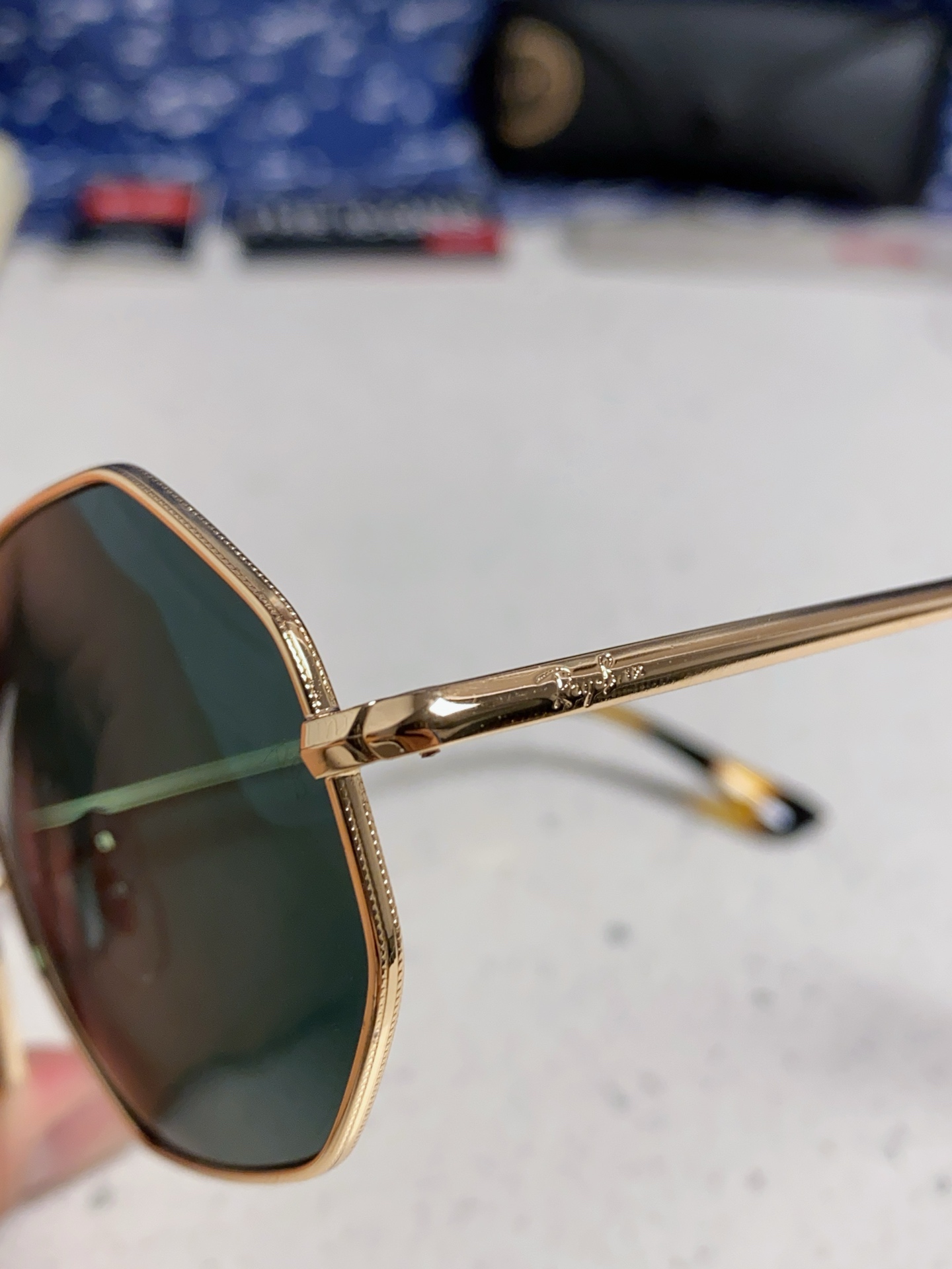  RayBan雷朋 2025新款钢化玻璃镜片太阳镜经典多边形男女时尚潮酷开车专用墨镜 RB1972 Si