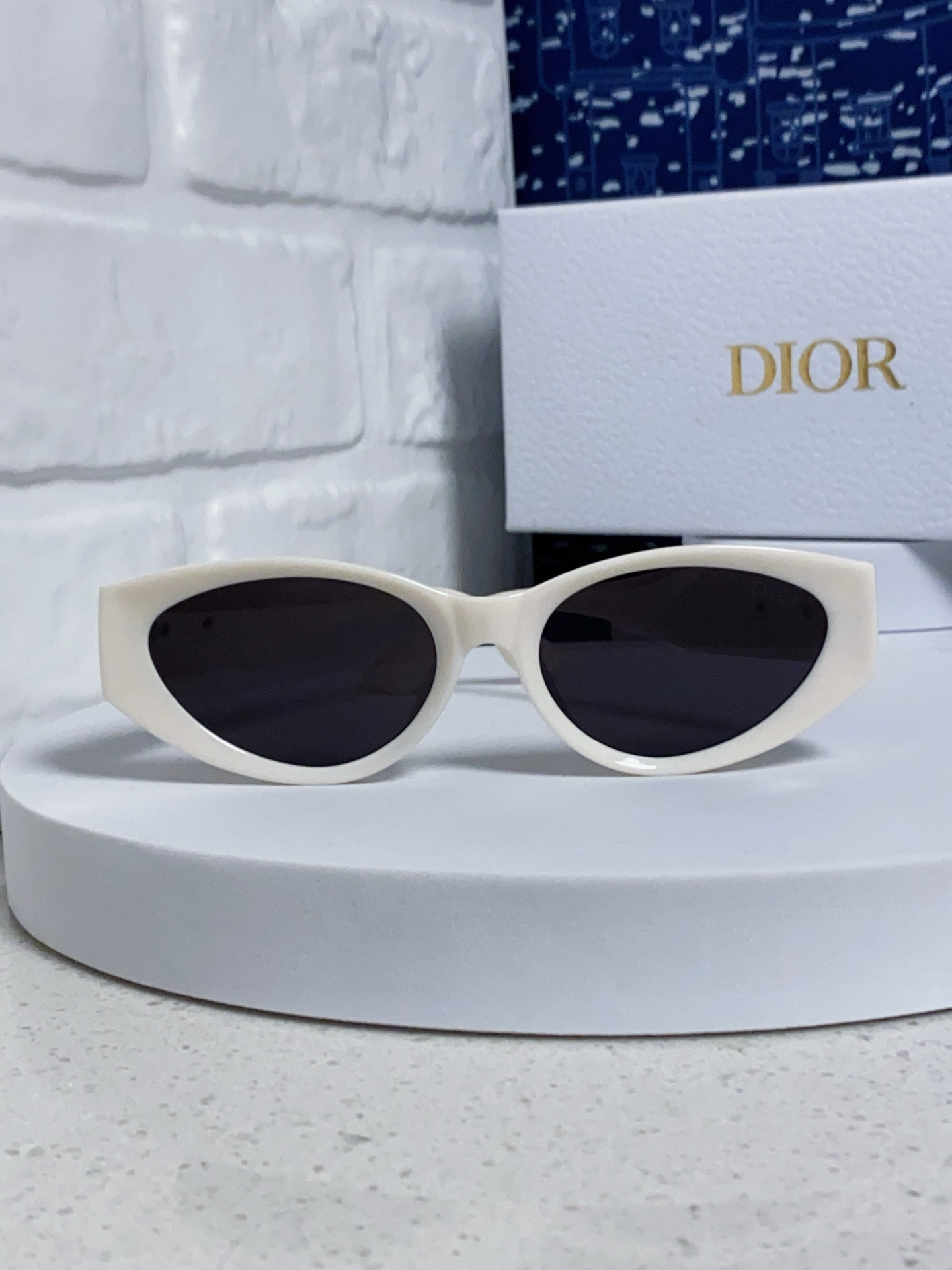  Dior迪奥 2025新款太阳眼镜 旅行遮阳墨镜30MONTAIGNE 防紫外线个性复古大气女士偏光墨