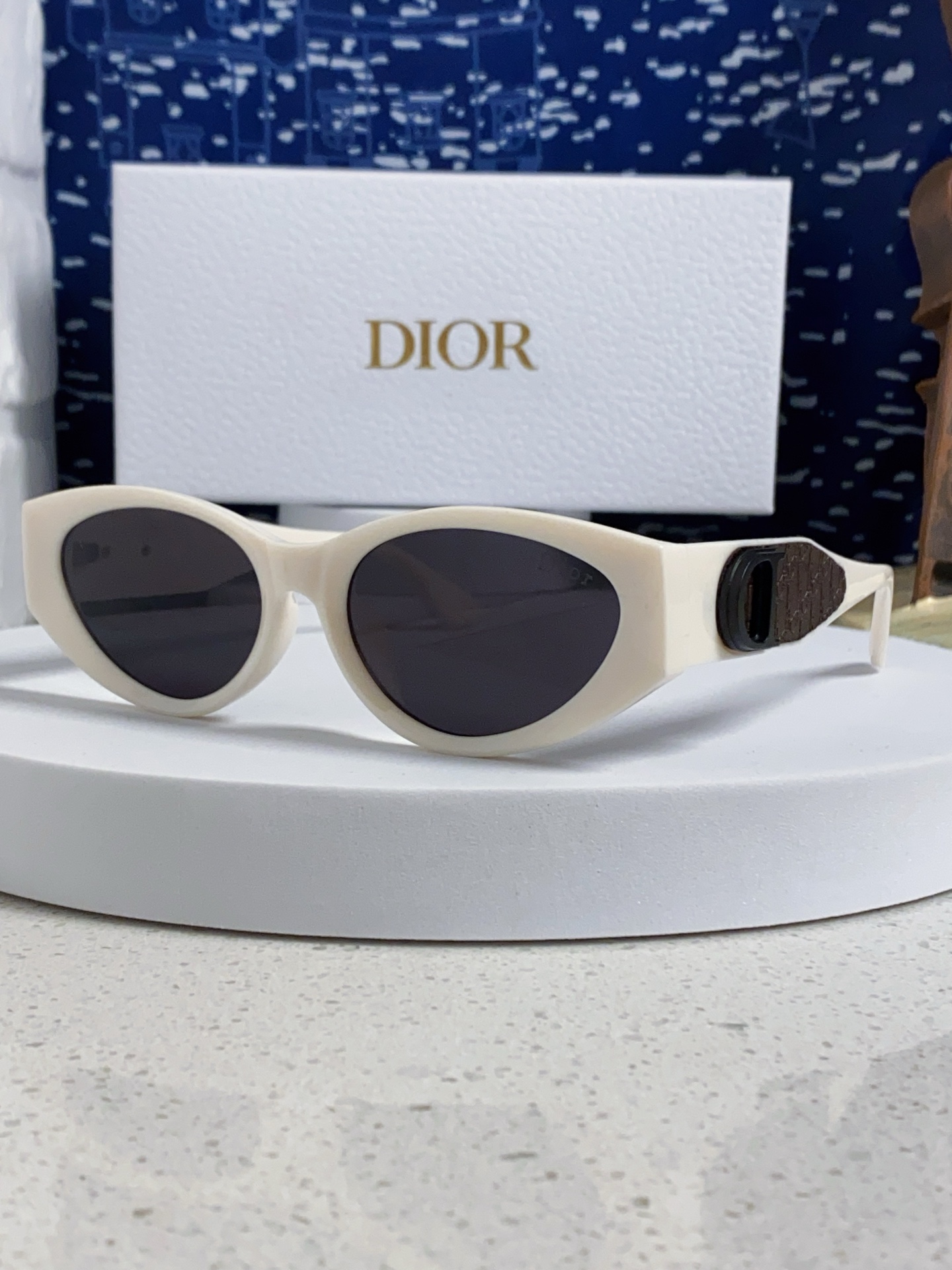  Dior迪奥 2025新款太阳眼镜 旅行遮阳墨镜30MONTAIGNE 防紫外线个性复古大气女士偏光墨