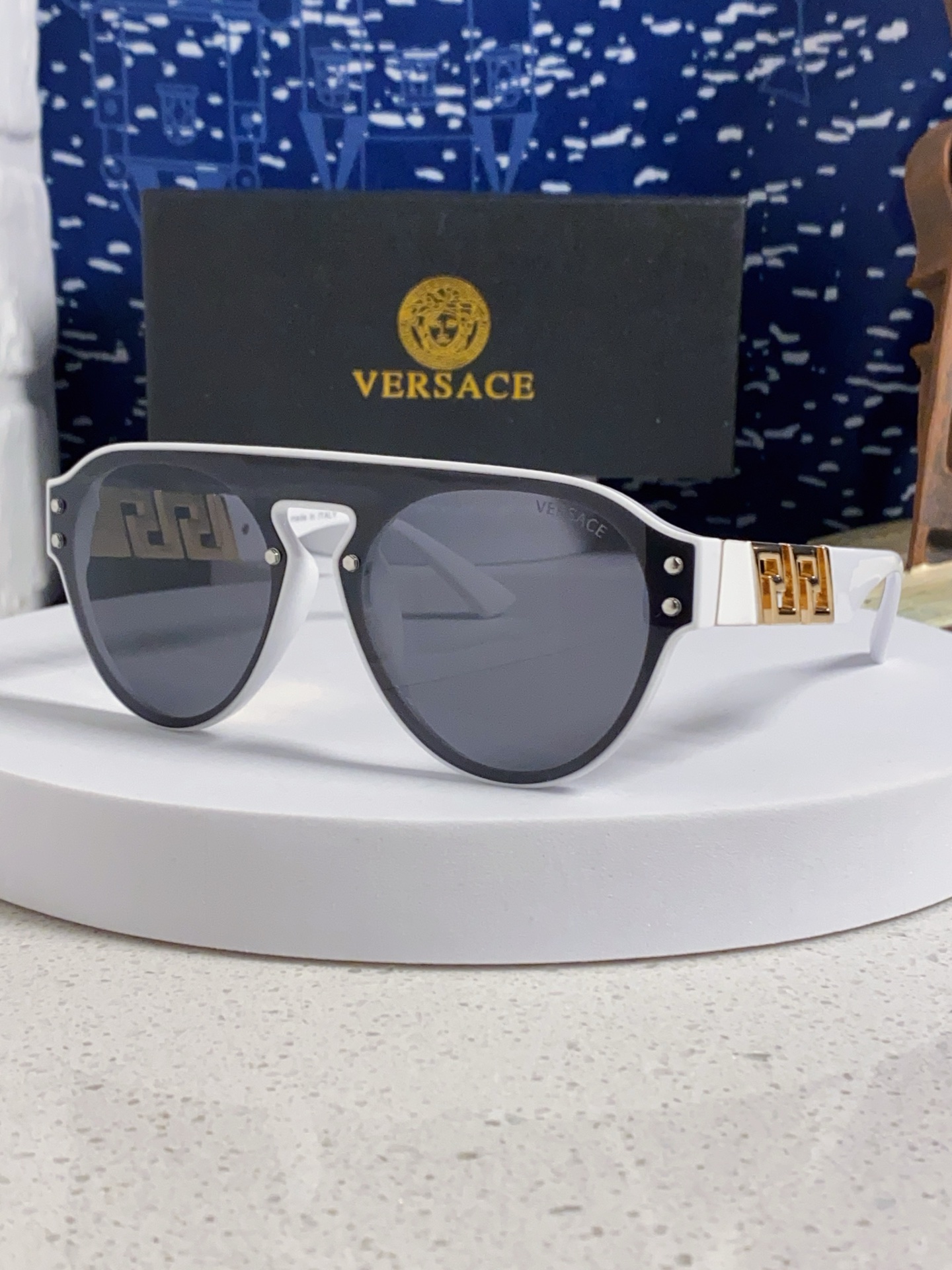  Versace范思哲 2025新款前卫太阳眼镜印花 一片式字母个性韩版太阳镜时尚街拍百搭 男士 女士墨