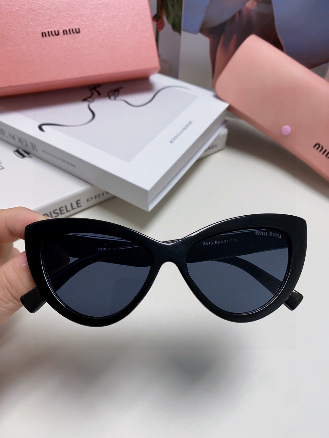  miumiu缪缪猫眼太阳镜，精致的MiuMiu小logo，各大网红博主推荐