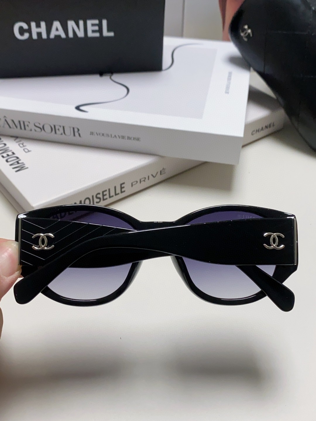  Chanel香奈儿 24新品墨镜女方圆脸太阳眼镜偏光猫眼镜框  宽腿 网红爆款 女士墨镜