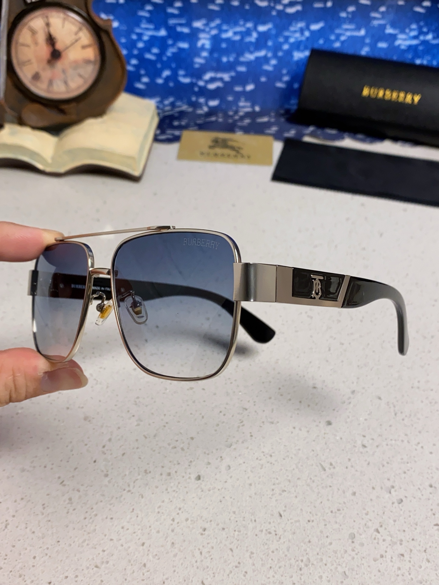  Burberry巴宝莉 2025新款金属双梁方形太阳眼镜男女通用VS时尚遮阳墨镜防紫外线