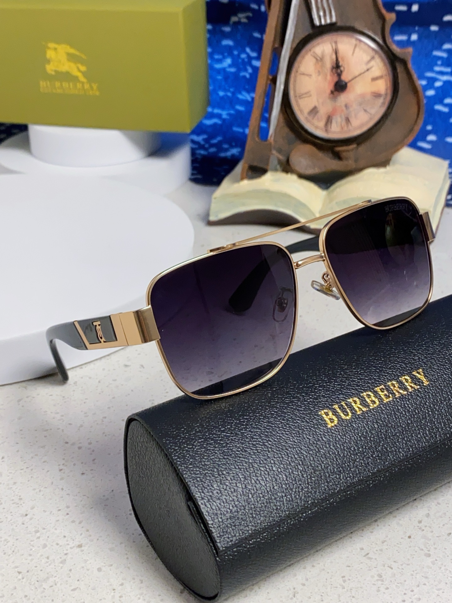  Burberry巴宝莉 2025新款金属双梁方形太阳眼镜男女通用VS时尚遮阳墨镜防紫外线