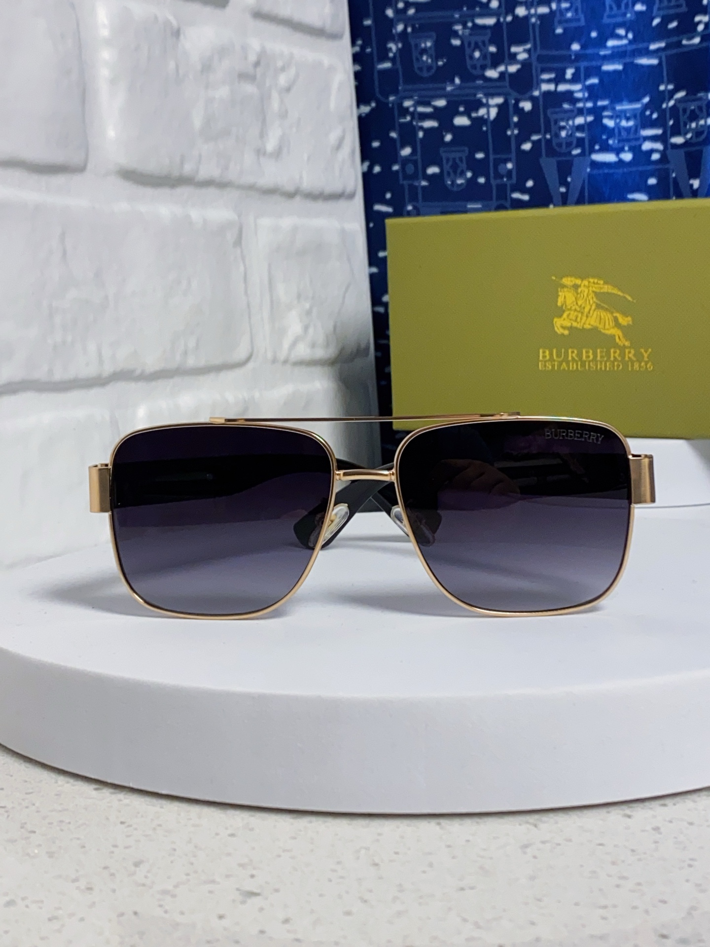  Burberry巴宝莉 2025新款金属双梁方形太阳眼镜男女通用VS时尚遮阳墨镜防紫外线