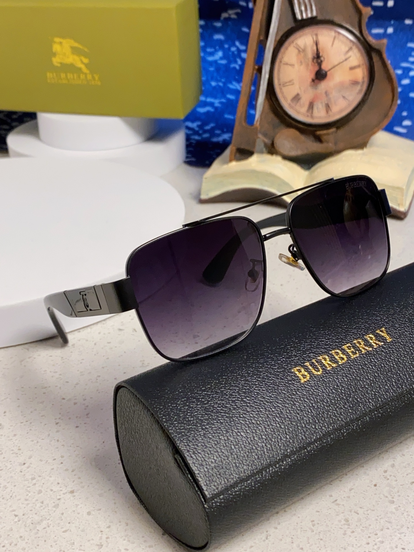  Burberry巴宝莉 2025新款金属双梁方形太阳眼镜男女通用VS时尚遮阳墨镜防紫外线
