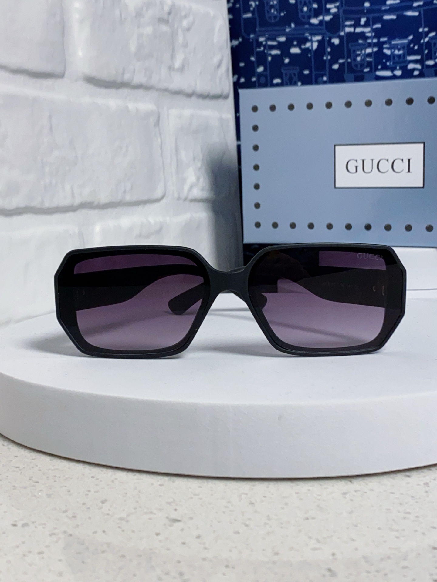  Gucci古奇 2025新款 原创个性多边形太阳镜欧美时尚宽腿菱形走秀墨镜 男女通用
