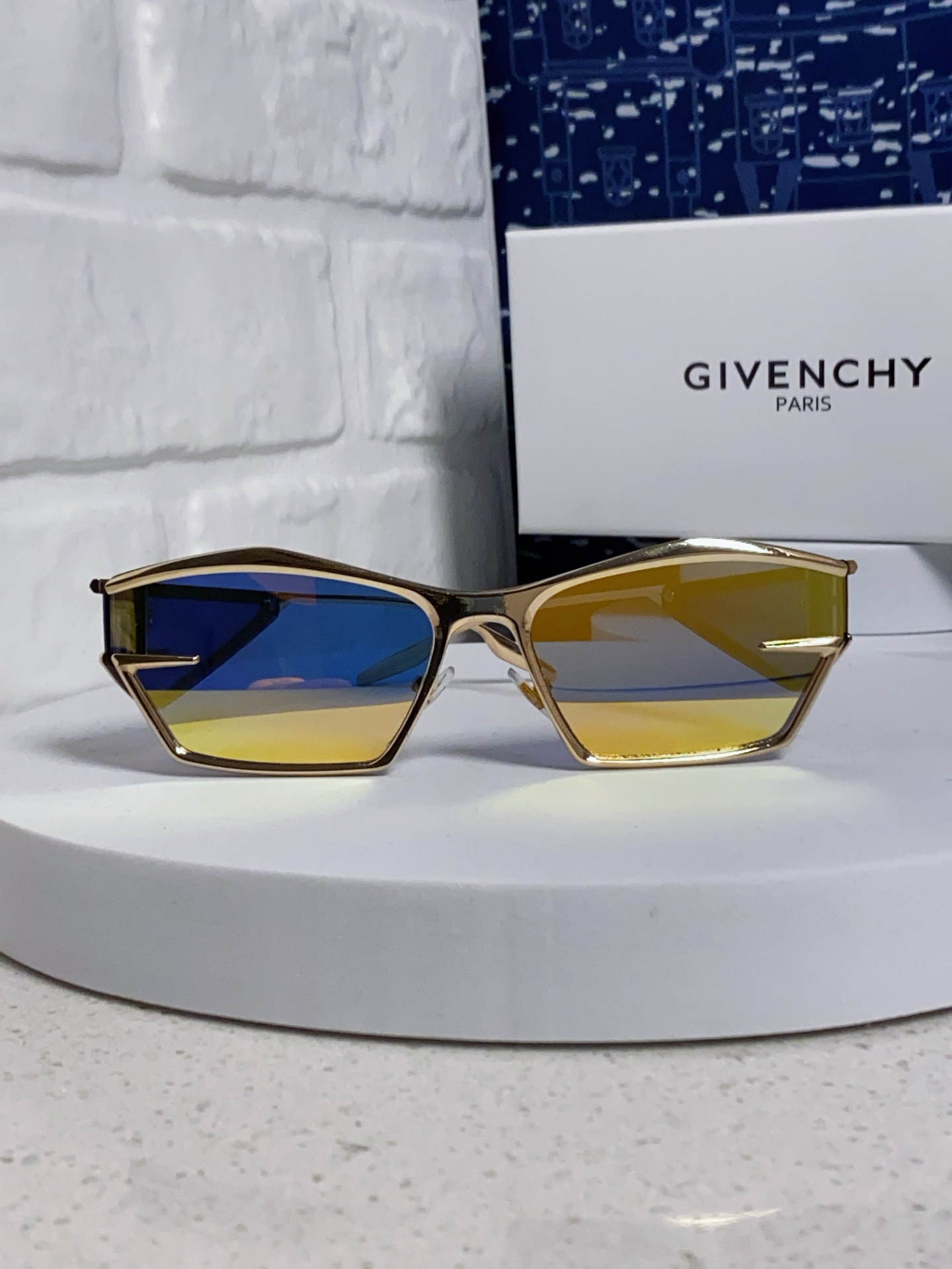  Givenchy纪梵希 2025新款不规则金属框墨镜时尚潮流个性街拍凹造型男女同款太阳镜 