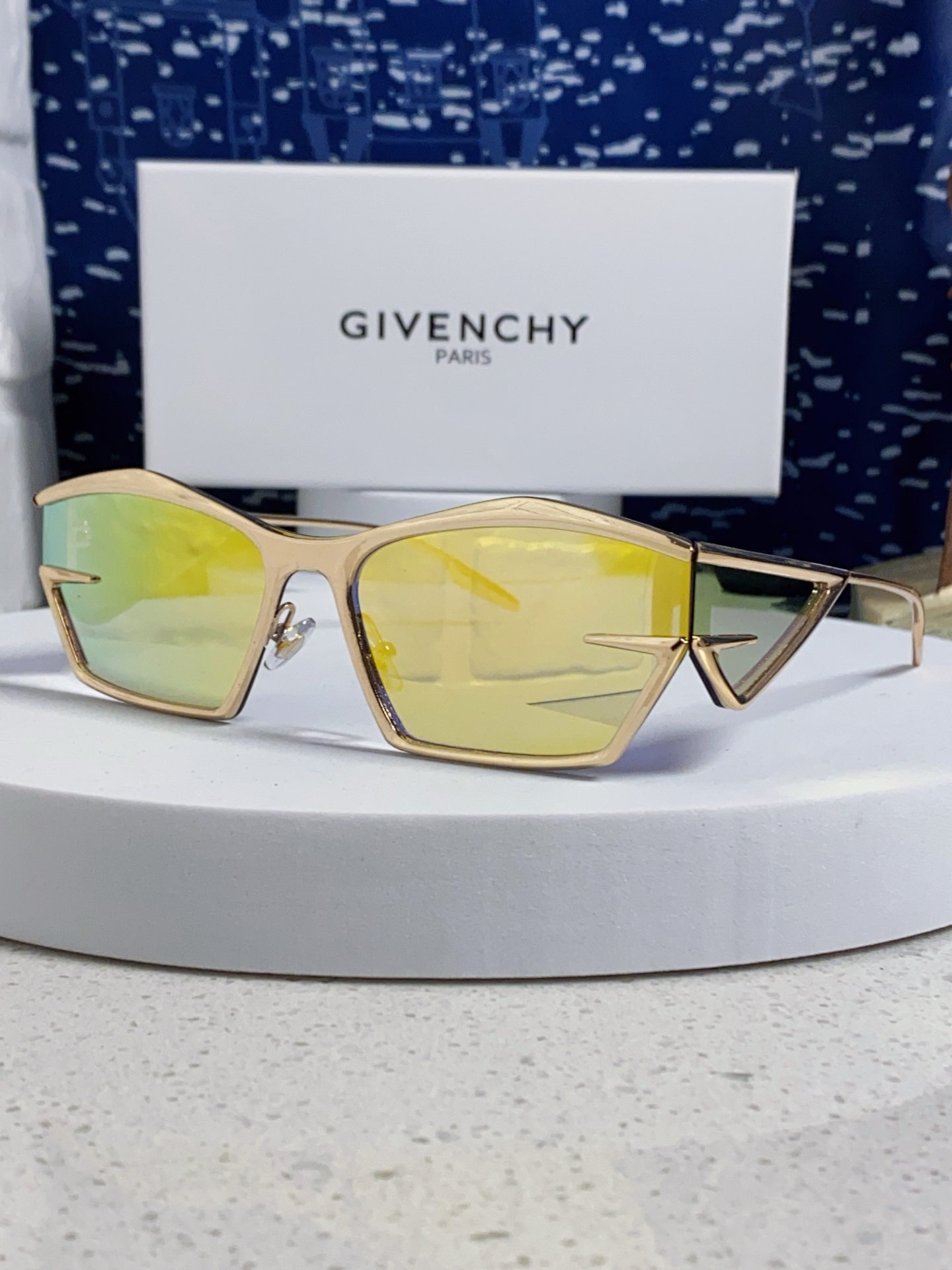  Givenchy纪梵希 2025新款不规则金属框墨镜时尚潮流个性街拍凹造型男女同款太阳镜 