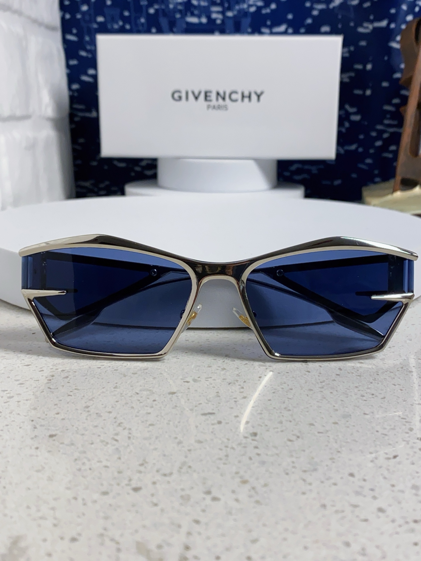  Givenchy纪梵希 2025新款不规则金属框墨镜时尚潮流个性街拍凹造型男女同款太阳镜 