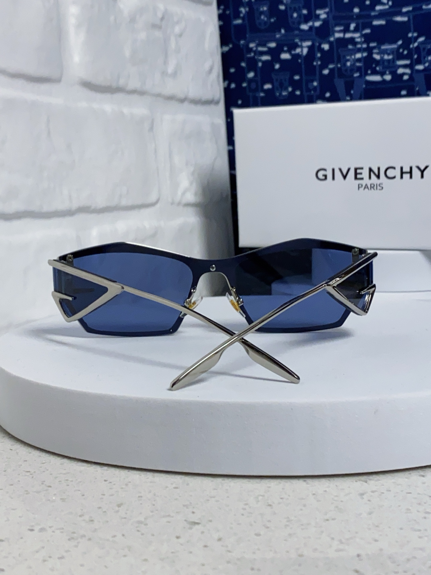  Givenchy纪梵希 2025新款不规则金属框墨镜时尚潮流个性街拍凹造型男女同款太阳镜 