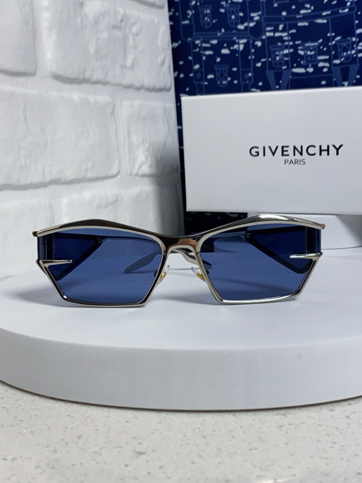  Givenchy纪梵希 2025新款不规则金属框墨镜时尚潮流个性街拍凹造型男女同款太阳镜 