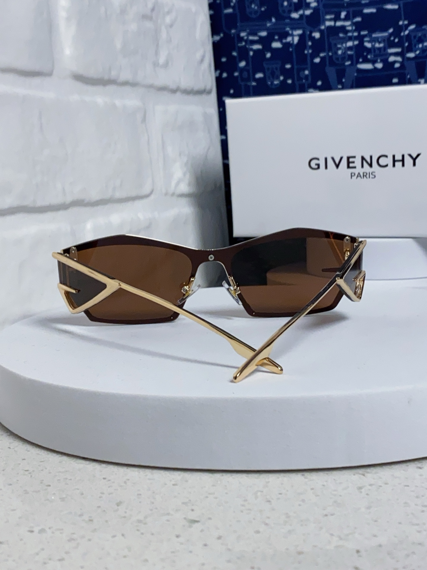  Givenchy纪梵希 2025新款不规则金属框墨镜时尚潮流个性街拍凹造型男女同款太阳镜 