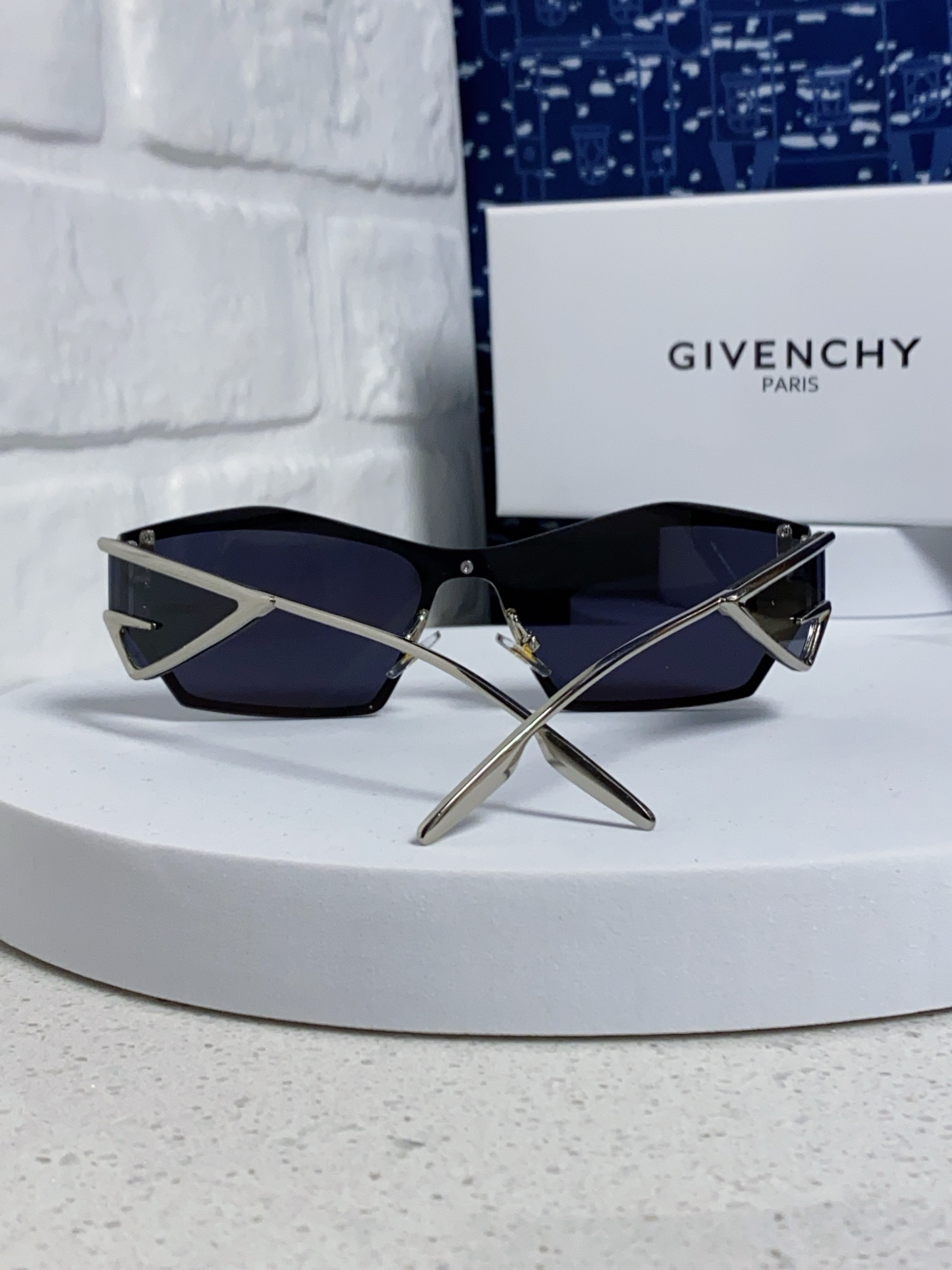 Givenchy纪梵希 2025新款不规则金属框墨镜时尚潮流个性街拍凹造型男女同款太阳镜 