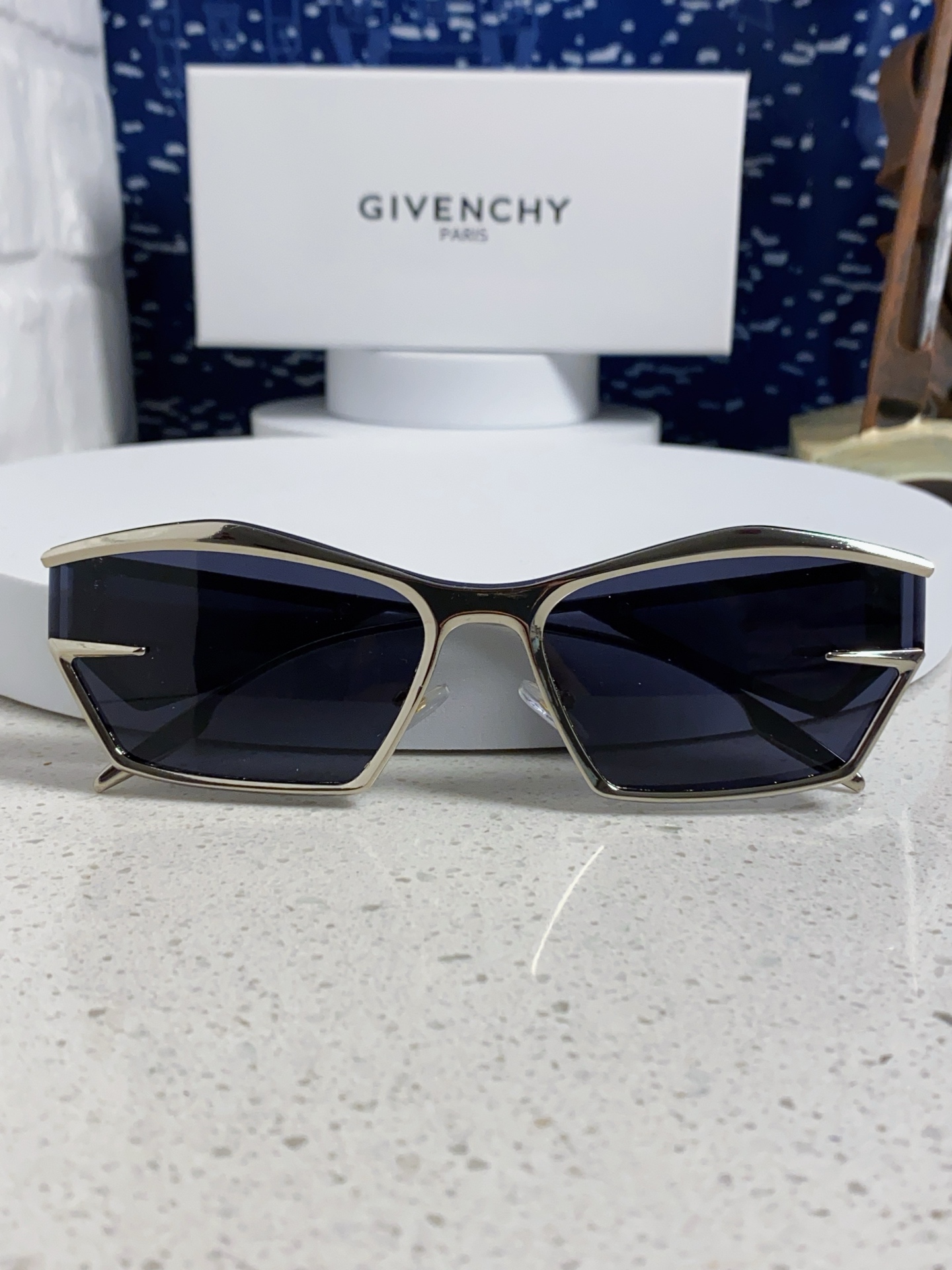  Givenchy纪梵希 2025新款不规则金属框墨镜时尚潮流个性街拍凹造型男女同款太阳镜 
