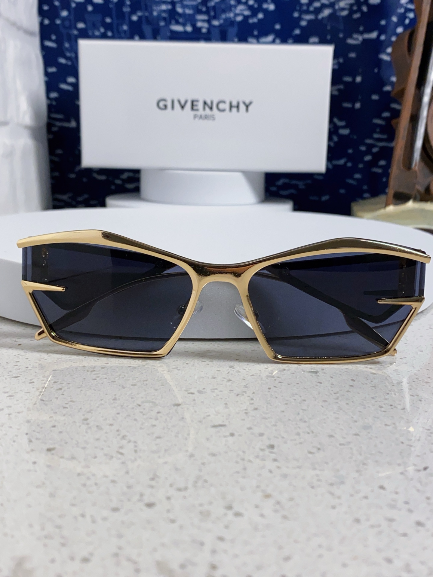  Givenchy纪梵希 2025新款不规则金属框墨镜时尚潮流个性街拍凹造型男女同款太阳镜 