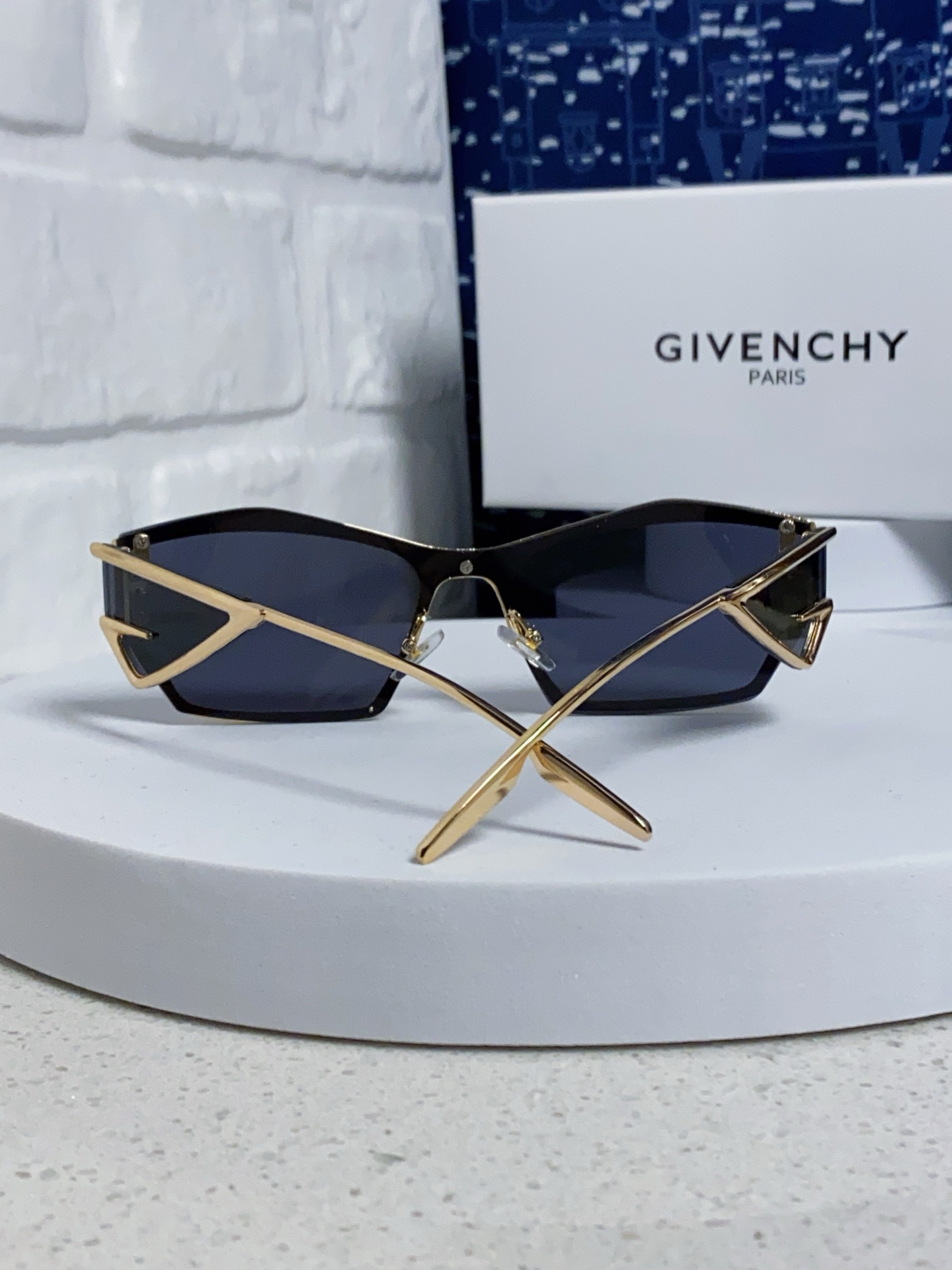  Givenchy纪梵希 2025新款不规则金属框墨镜时尚潮流个性街拍凹造型男女同款太阳镜 