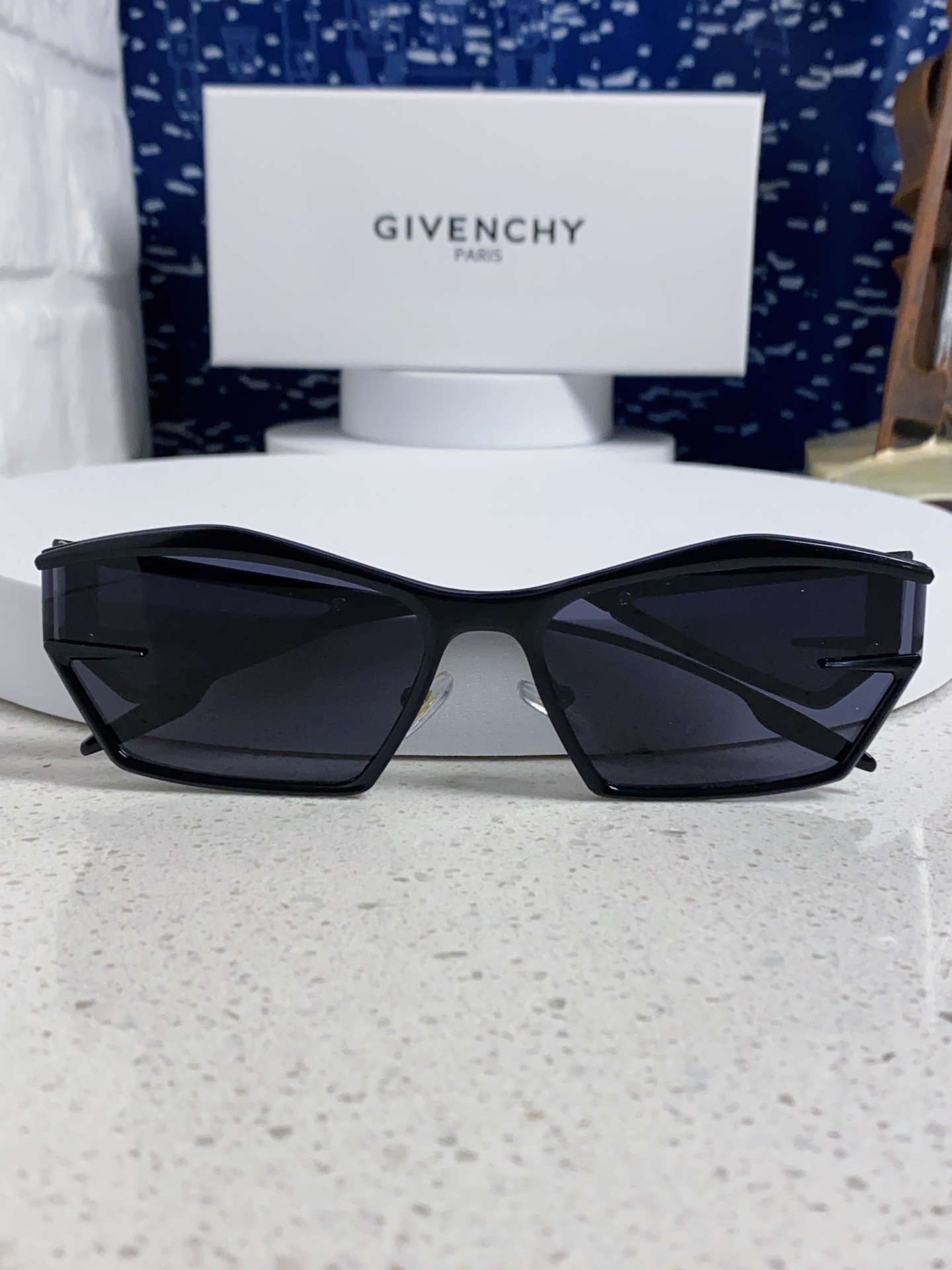  Givenchy纪梵希 2025新款不规则金属框墨镜时尚潮流个性街拍凹造型男女同款太阳镜 