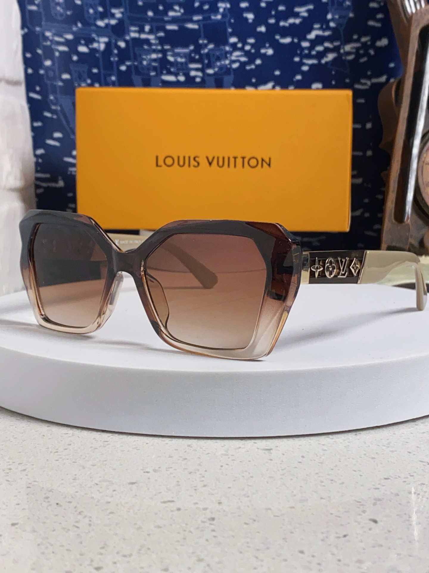  Louis Vuitton路易威登 2025LV新款大框太阳眼镜女士显脸小 遮阳墨镜 高端时尚防紫外线