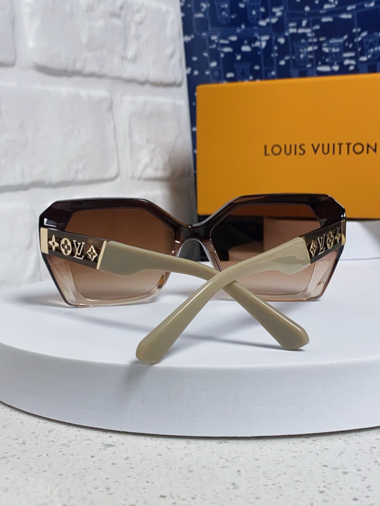 Louis Vuitton路易威登 2025LV新款大框太阳眼镜女士显脸小 遮阳墨镜 高端时尚防紫外线