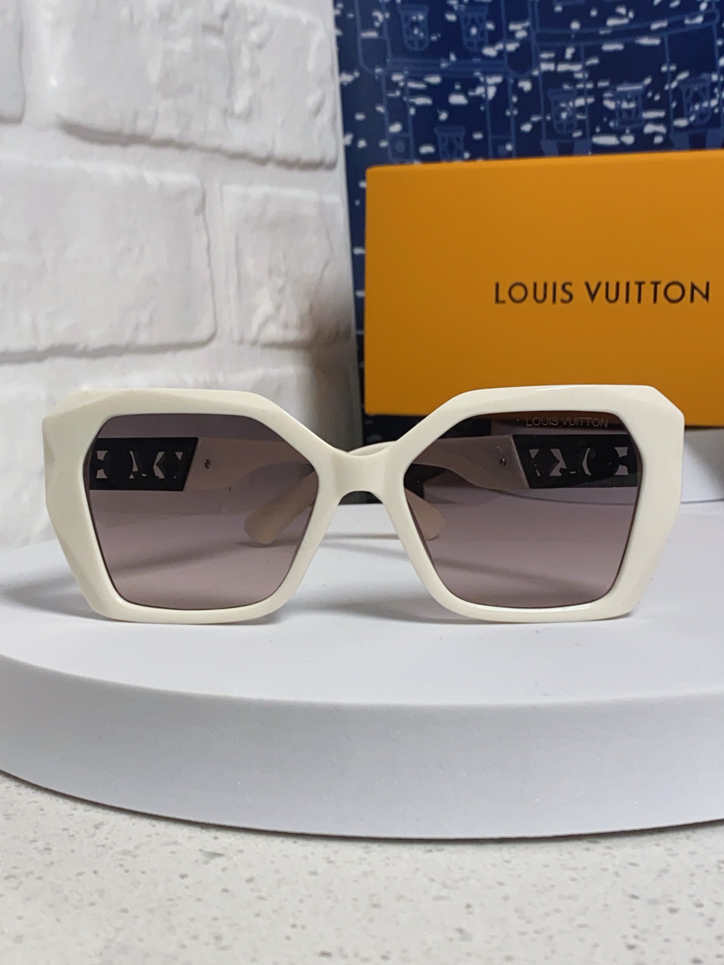  Louis Vuitton路易威登 2025LV新款大框太阳眼镜女士显脸小 遮阳墨镜 高端时尚防紫外线