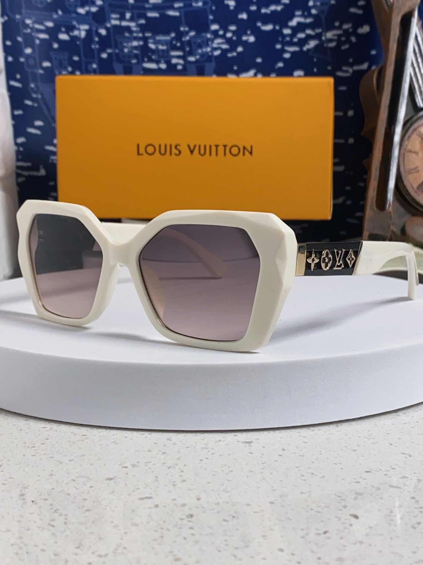  Louis Vuitton路易威登 2025LV新款大框太阳眼镜女士显脸小 遮阳墨镜 高端时尚防紫外线