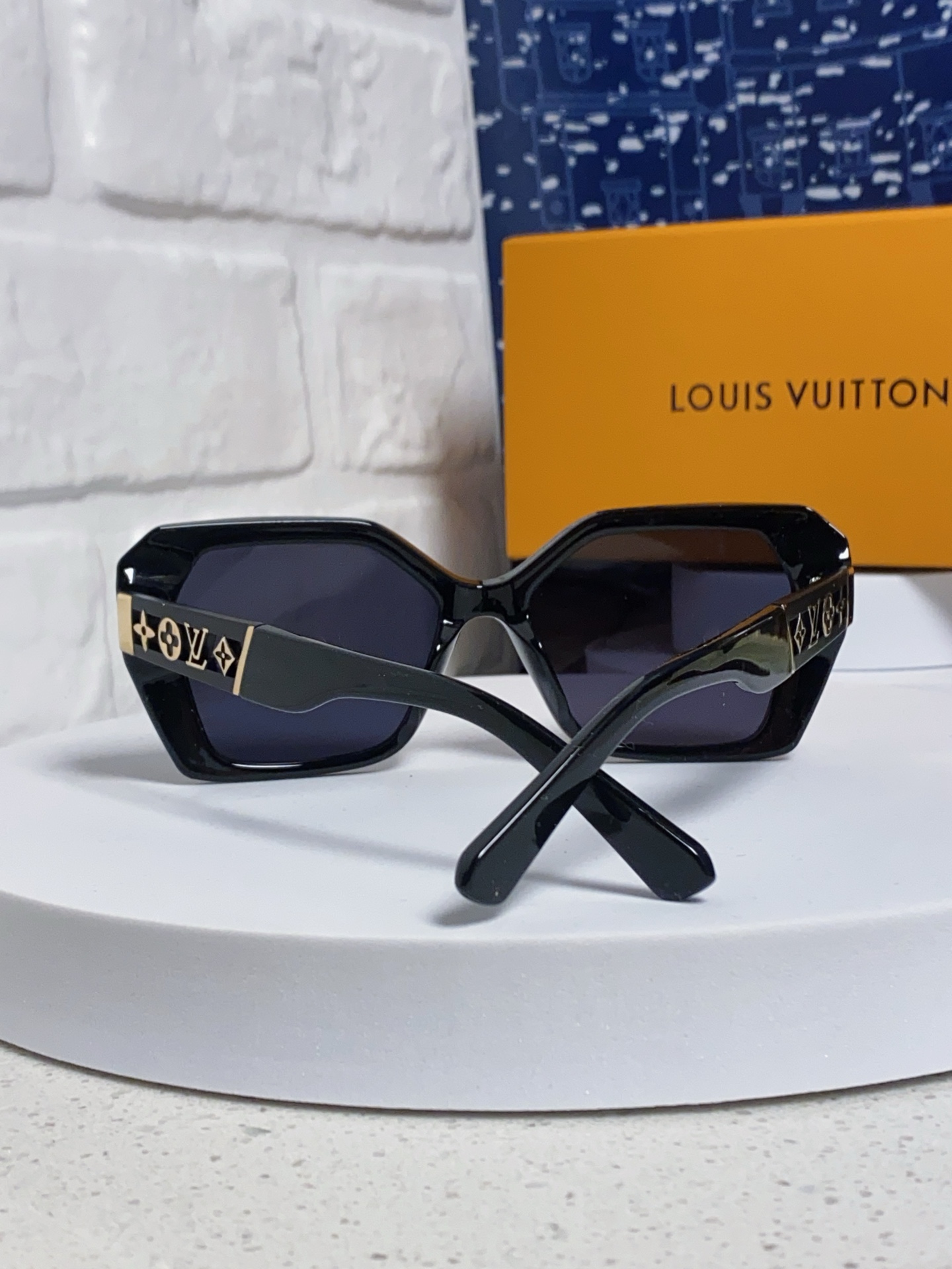  Louis Vuitton路易威登 2025LV新款大框太阳眼镜女士显脸小 遮阳墨镜 高端时尚防紫外线