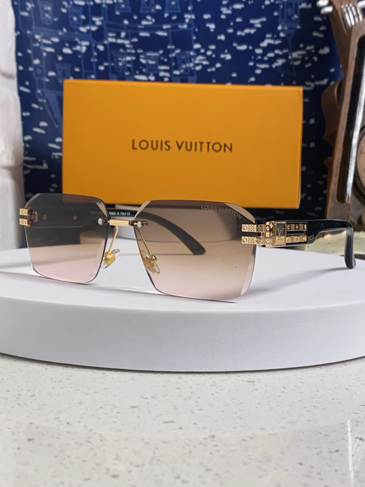  Louis Vuitton路易威登 2025Lv新款无框切边太阳镜小方框潮流眼镜 网红款个性墨镜