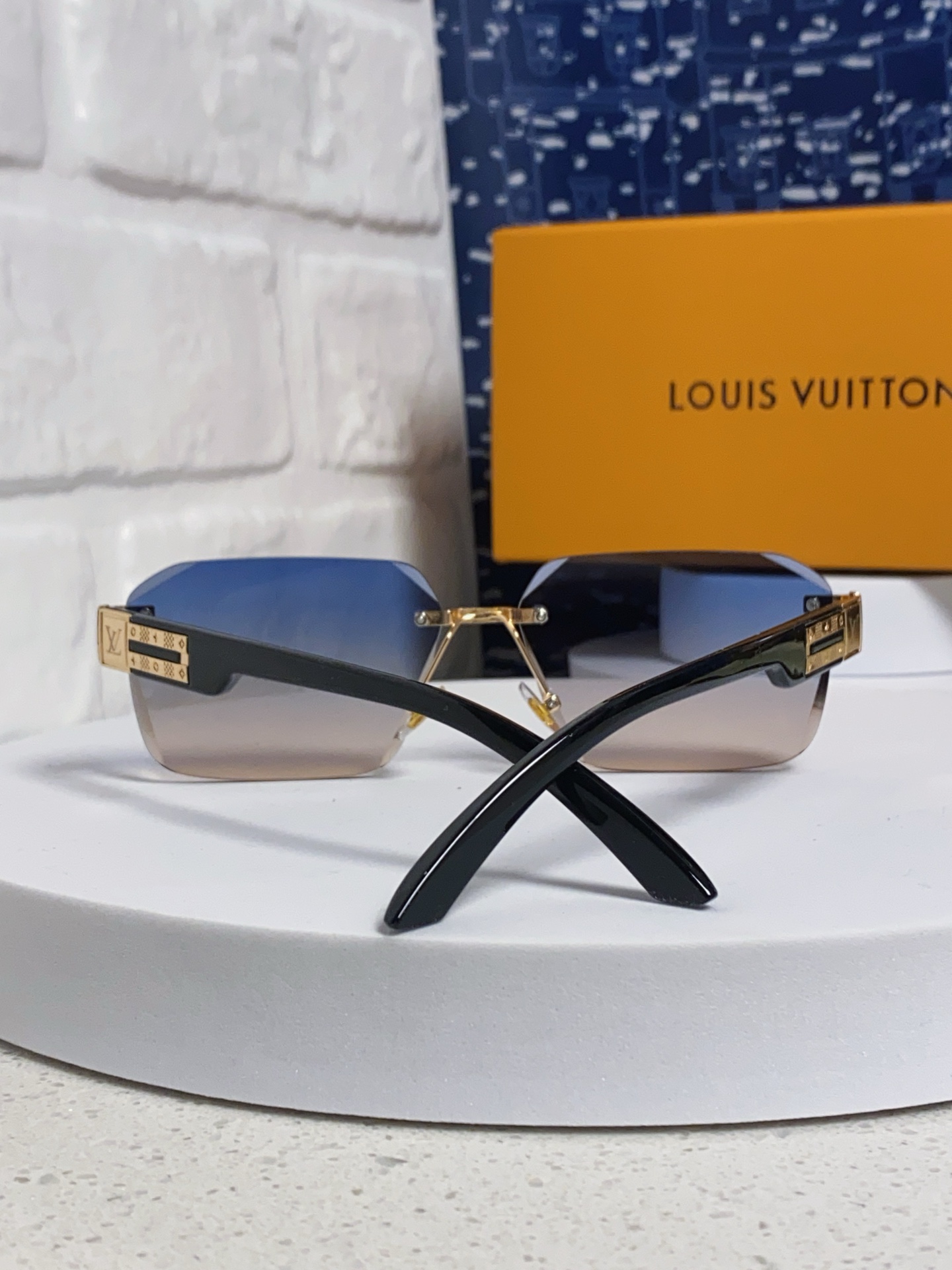  Louis Vuitton路易威登 2025Lv新款无框切边太阳镜小方框潮流眼镜 网红款个性墨镜