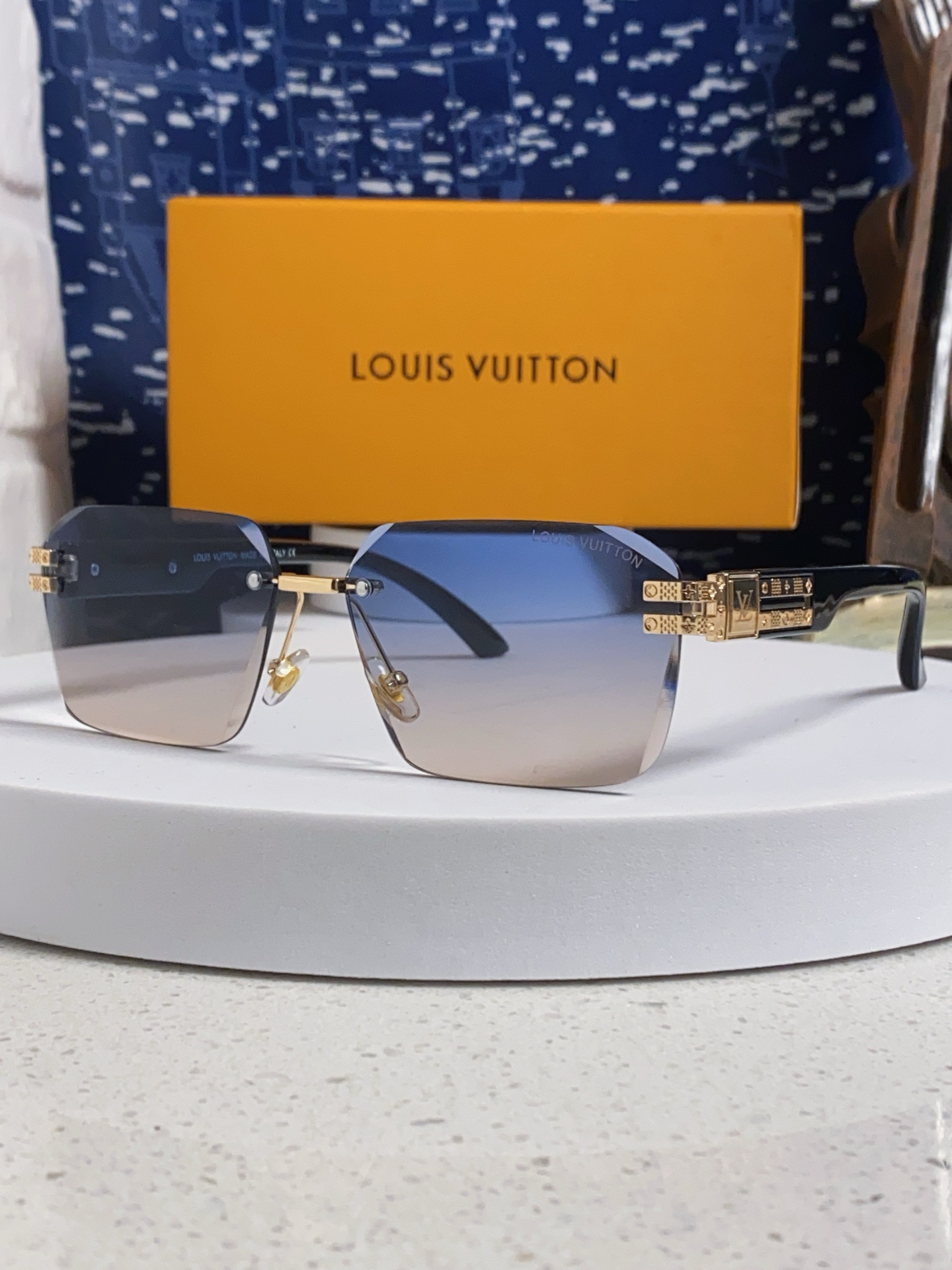  Louis Vuitton路易威登 2025Lv新款无框切边太阳镜小方框潮流眼镜 网红款个性墨镜