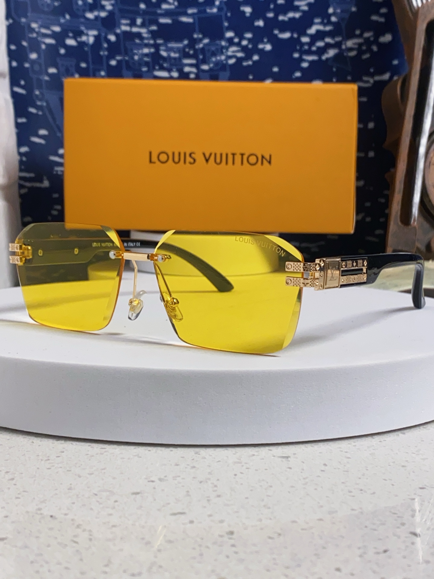  Louis Vuitton路易威登 2025Lv新款无框切边太阳镜小方框潮流眼镜 网红款个性墨镜