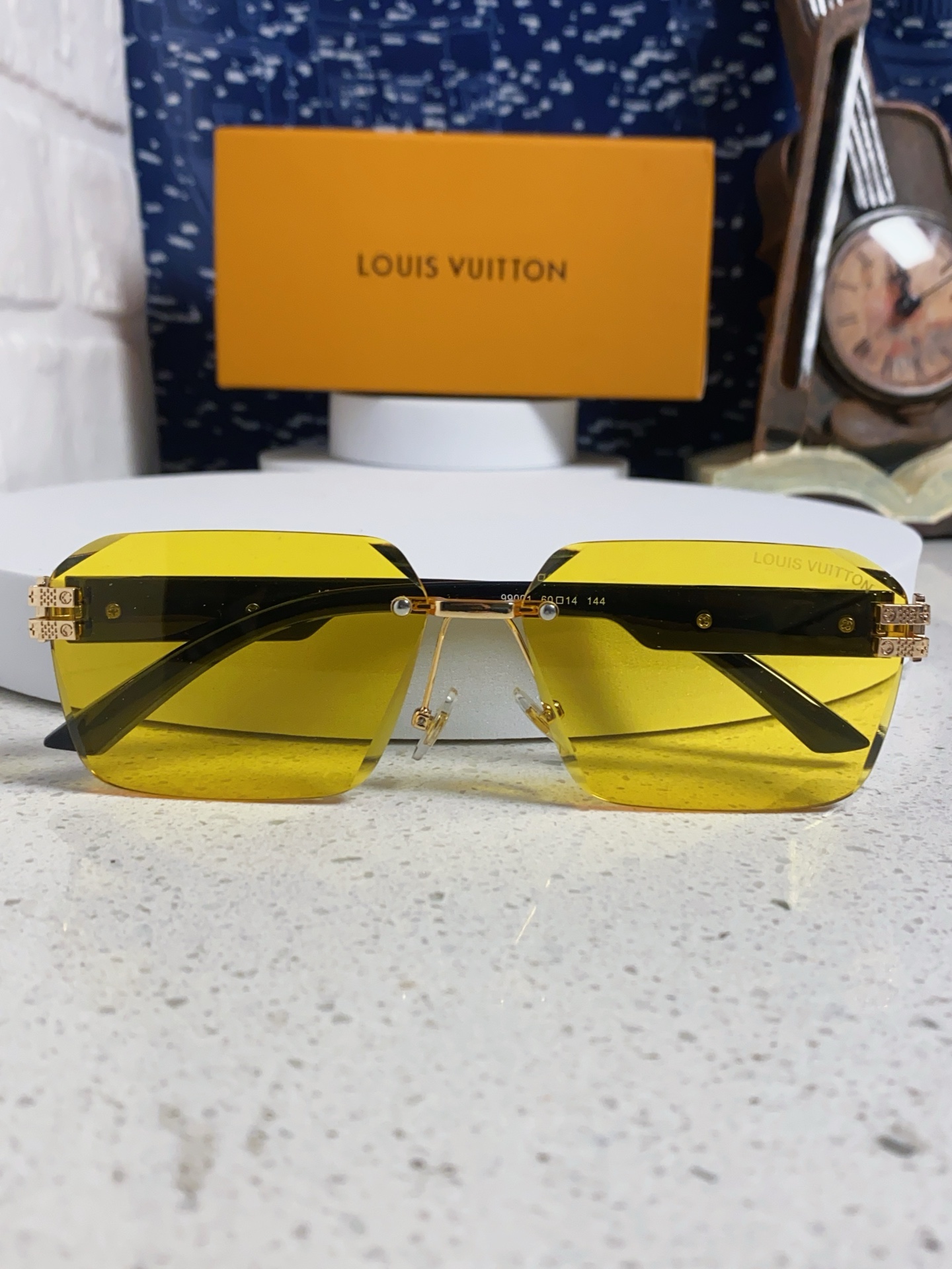  Louis Vuitton路易威登 2025Lv新款无框切边太阳镜小方框潮流眼镜 网红款个性墨镜