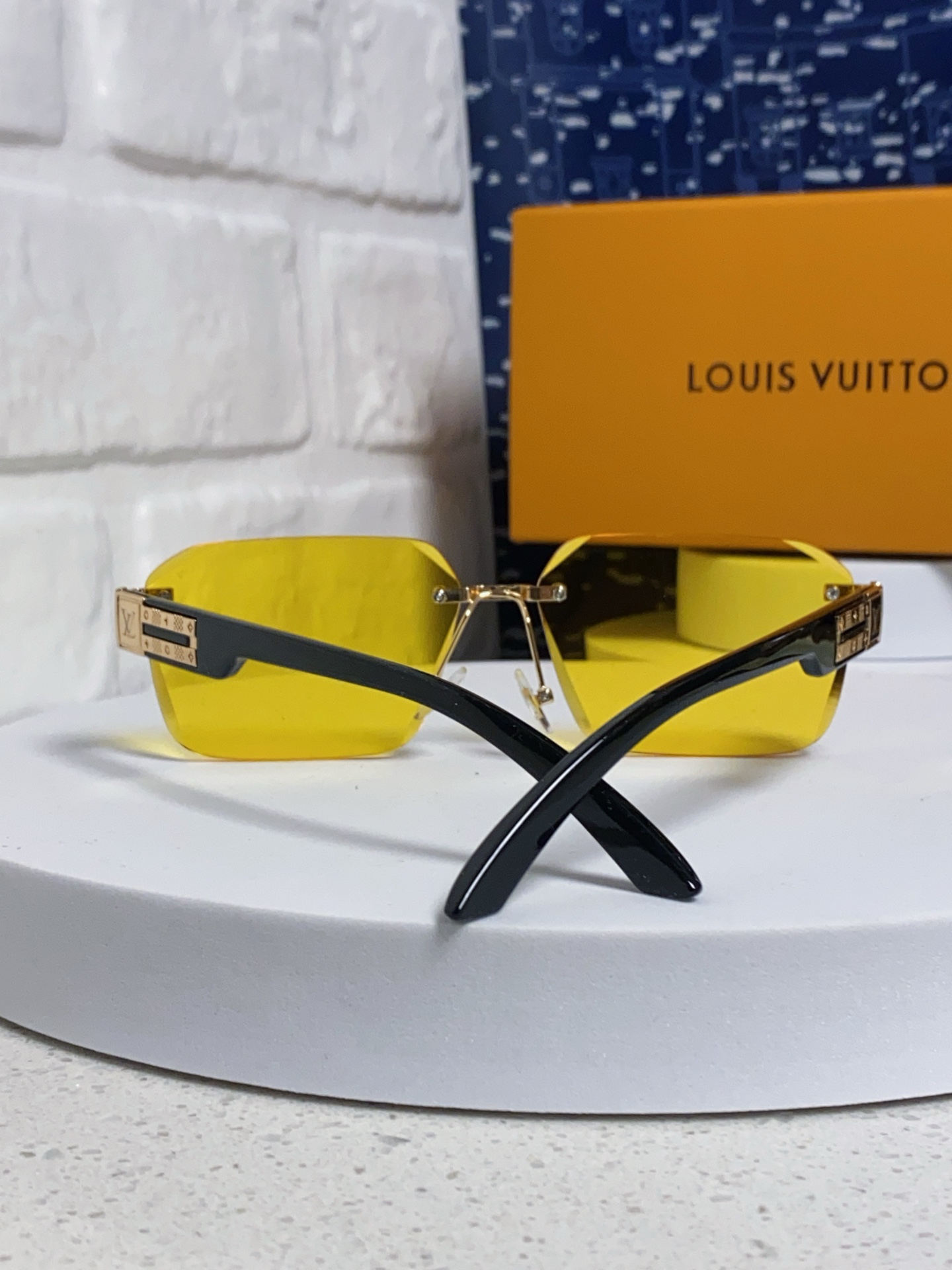  Louis Vuitton路易威登 2025Lv新款无框切边太阳镜小方框潮流眼镜 网红款个性墨镜