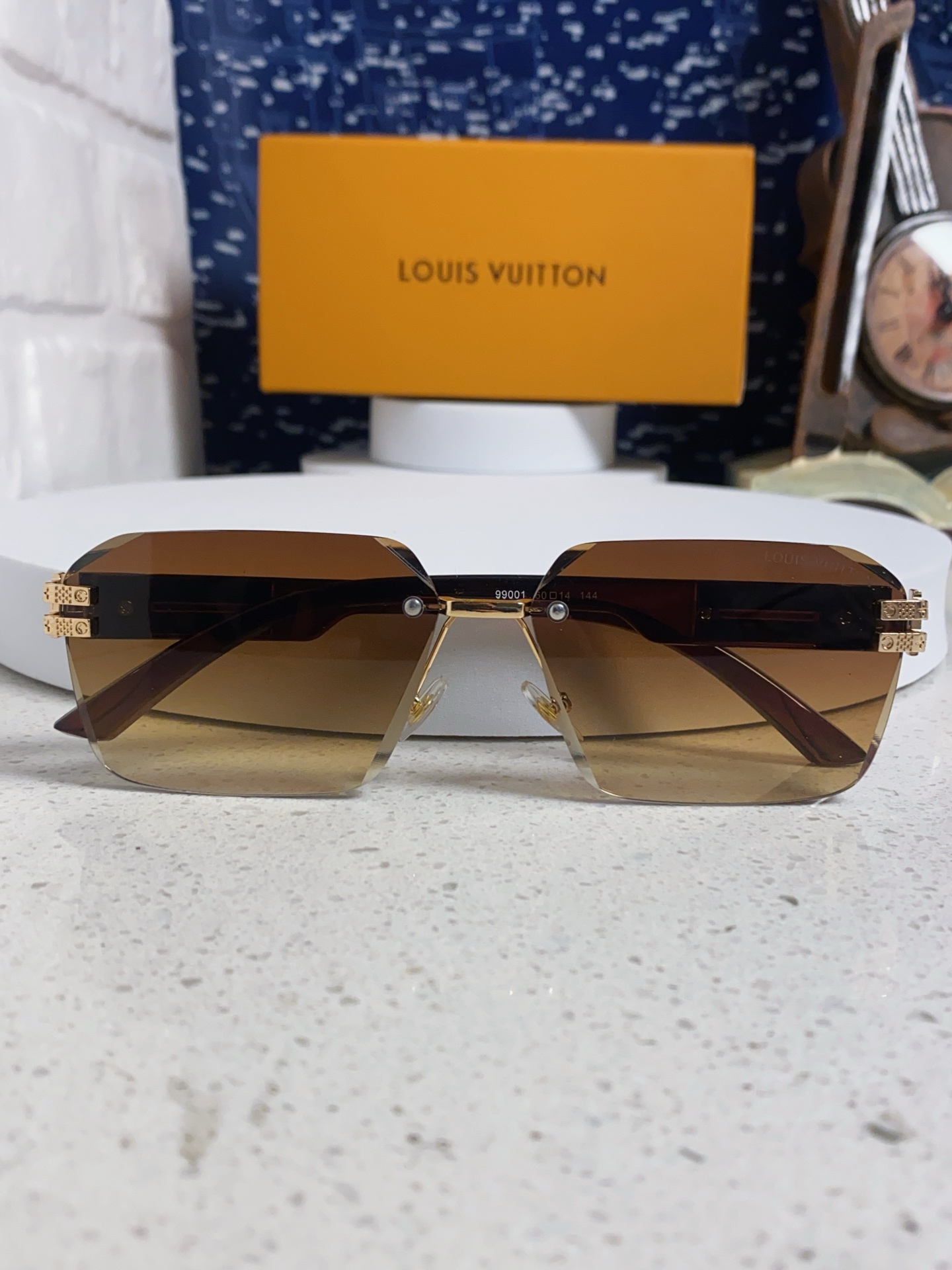  Louis Vuitton路易威登 2025Lv新款无框切边太阳镜小方框潮流眼镜 网红款个性墨镜