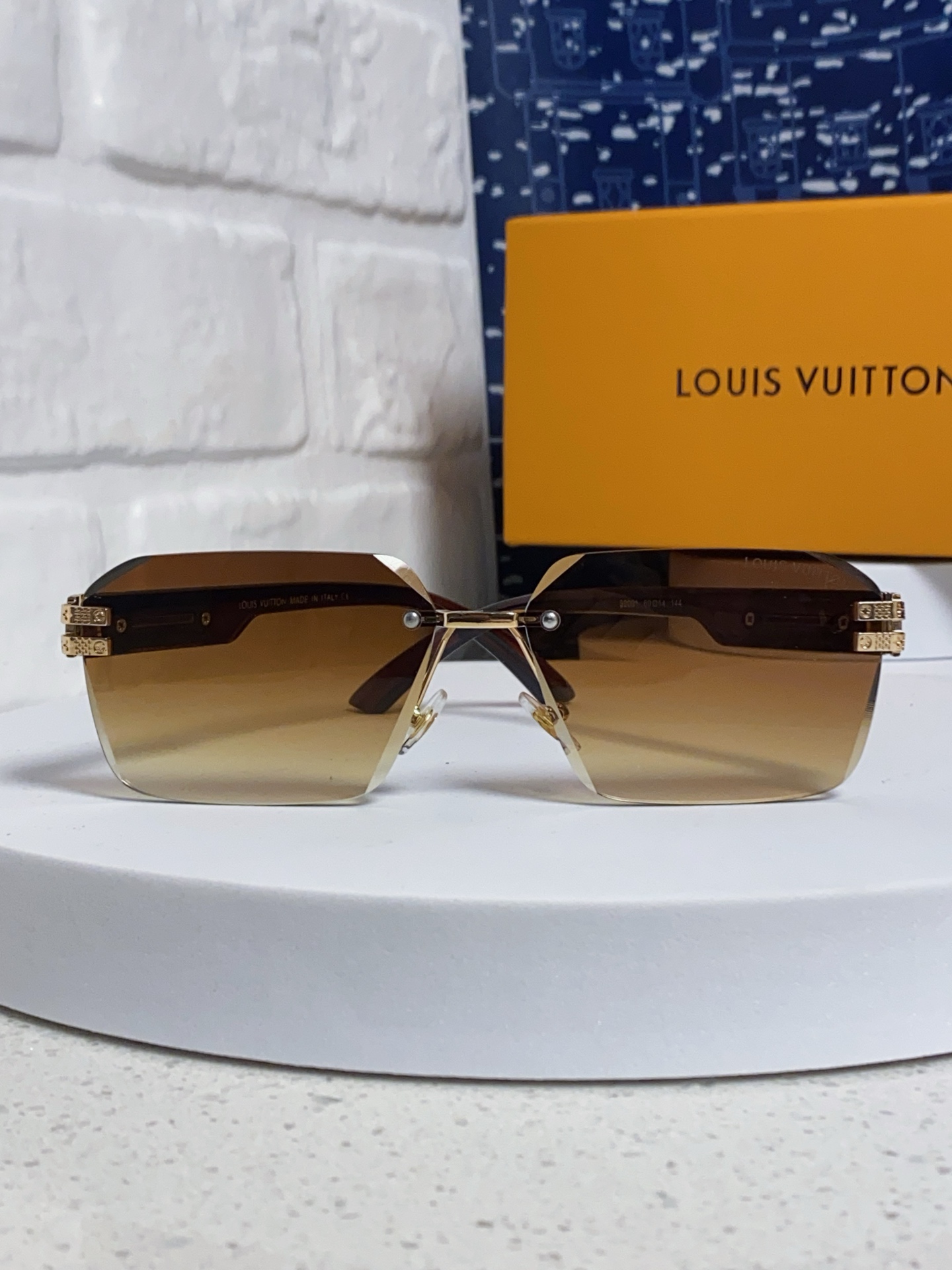  Louis Vuitton路易威登 2025Lv新款无框切边太阳镜小方框潮流眼镜 网红款个性墨镜