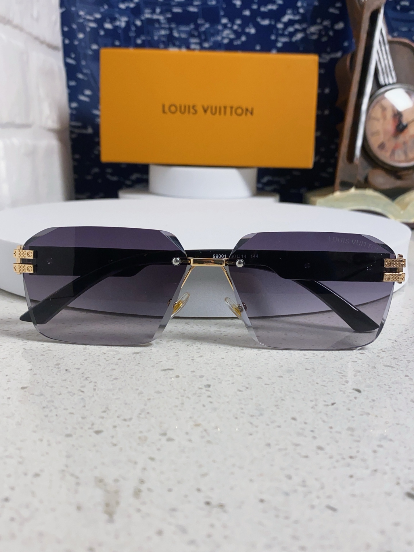  Louis Vuitton路易威登 2025Lv新款无框切边太阳镜小方框潮流眼镜 网红款个性墨镜