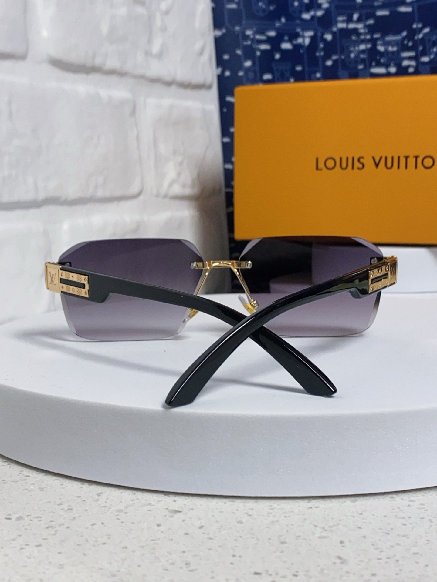  Louis Vuitton路易威登 2025Lv新款无框切边太阳镜小方框潮流眼镜 网红款个性墨镜