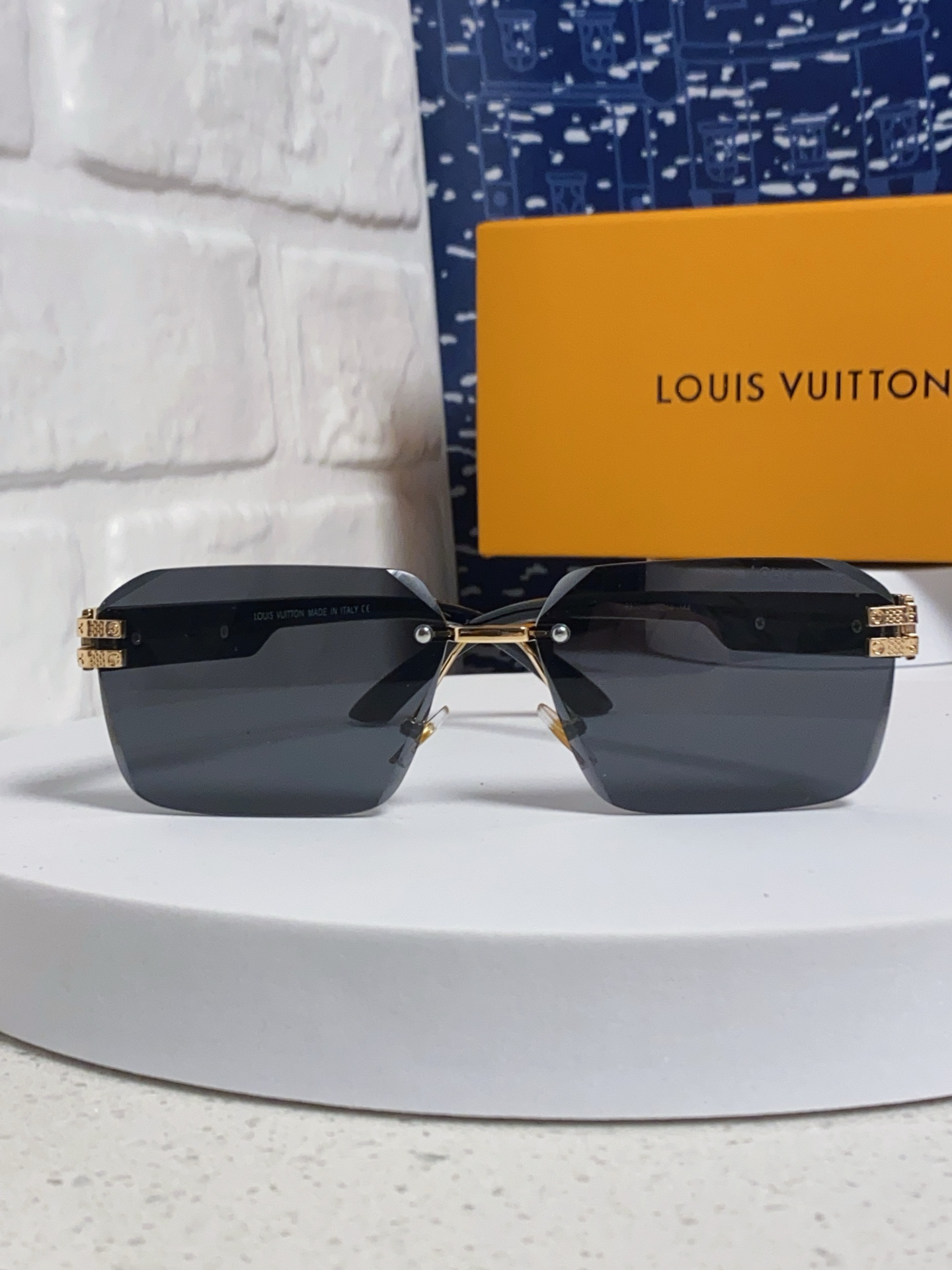  Louis Vuitton路易威登 2025Lv新款无框切边太阳镜小方框潮流眼镜 网红款个性墨镜