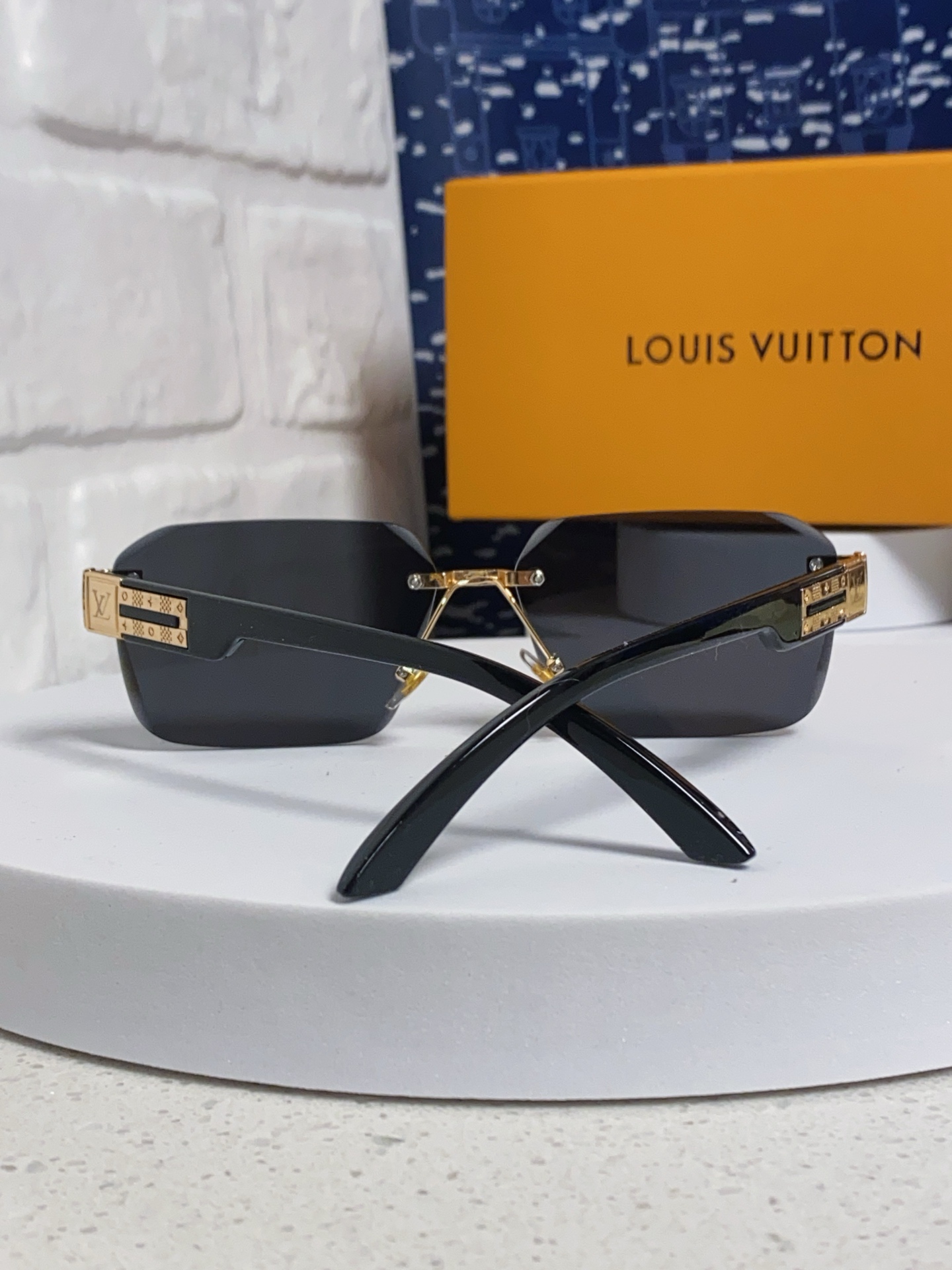  Louis Vuitton路易威登 2025Lv新款无框切边太阳镜小方框潮流眼镜 网红款个性墨镜