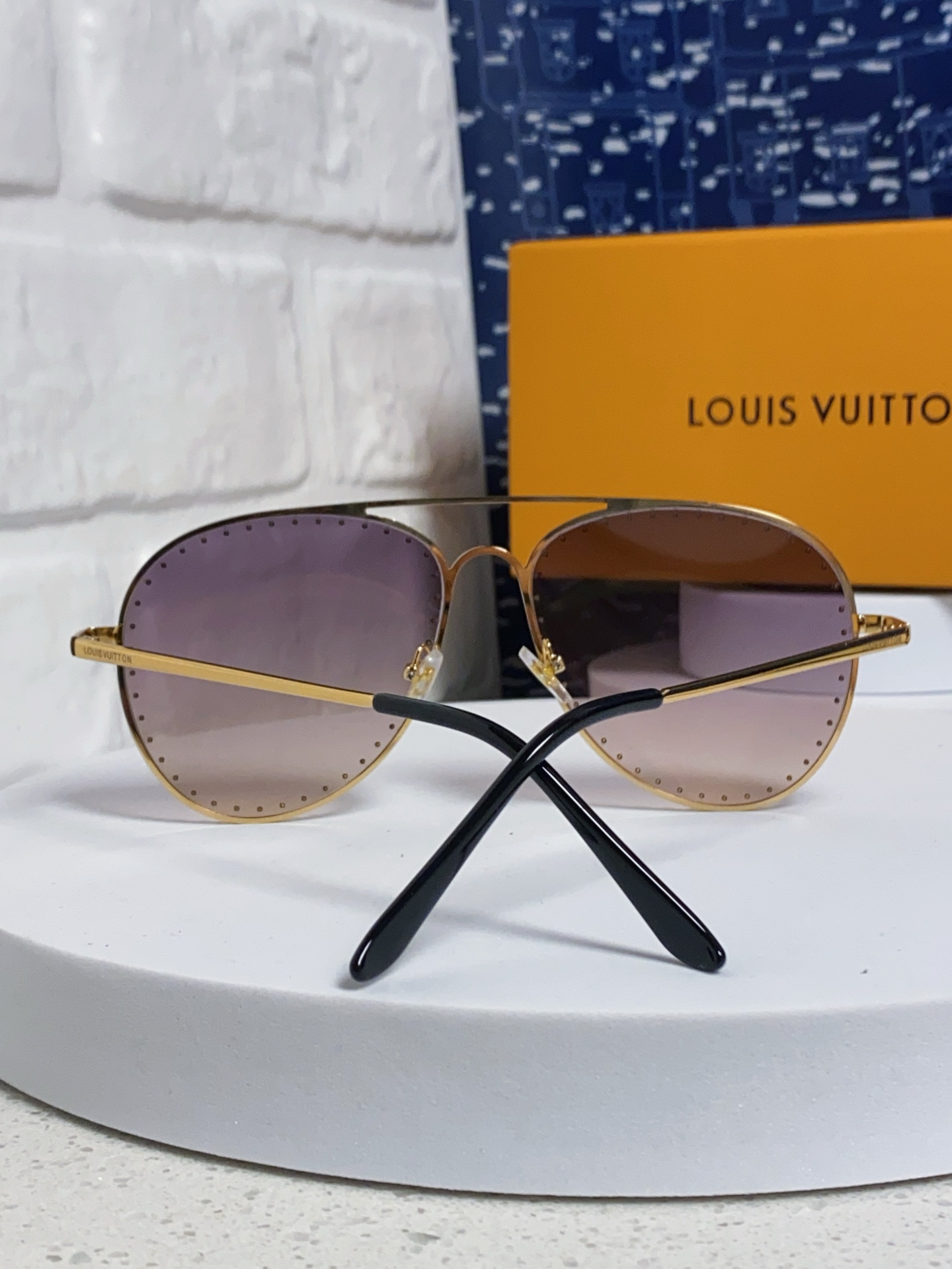  LouisVuitton路易威登 LV新款玫瑰的故事刘亦菲同款眼镜黄亦玫太阳镜金属铆钉大框墨镜