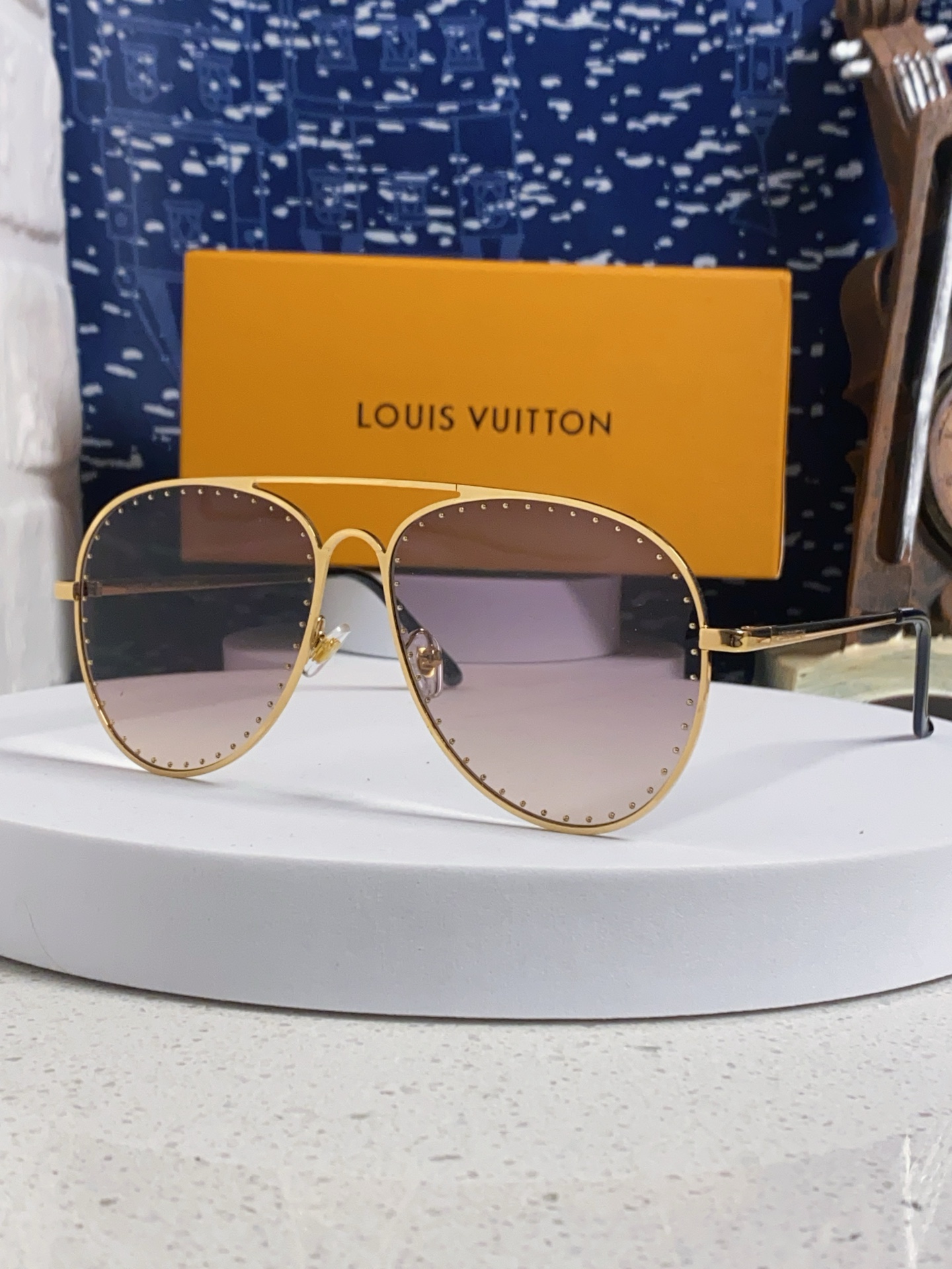  LouisVuitton路易威登 LV新款玫瑰的故事刘亦菲同款眼镜黄亦玫太阳镜金属铆钉大框墨镜