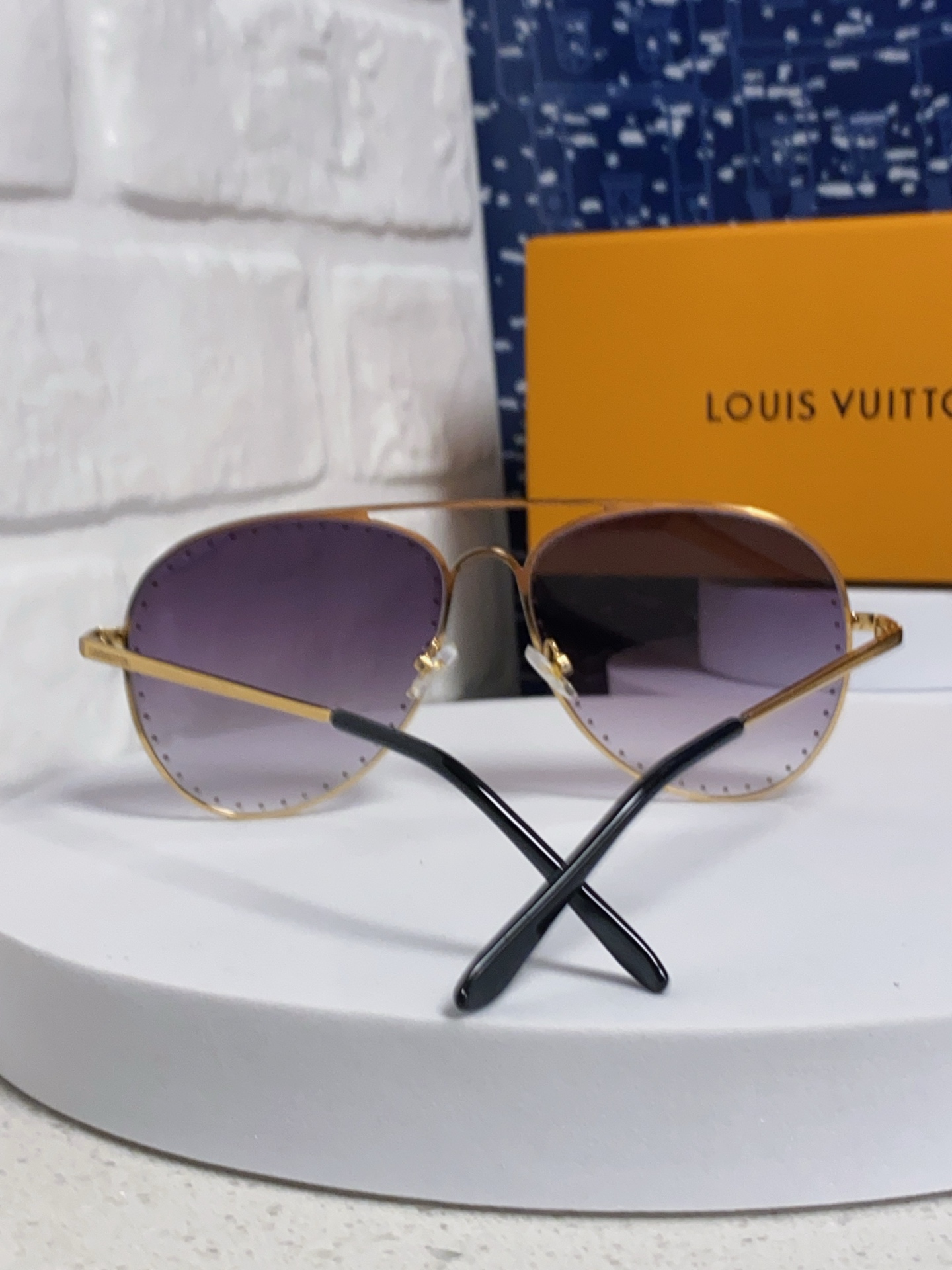  LouisVuitton路易威登 LV新款玫瑰的故事刘亦菲同款眼镜黄亦玫太阳镜金属铆钉大框墨镜