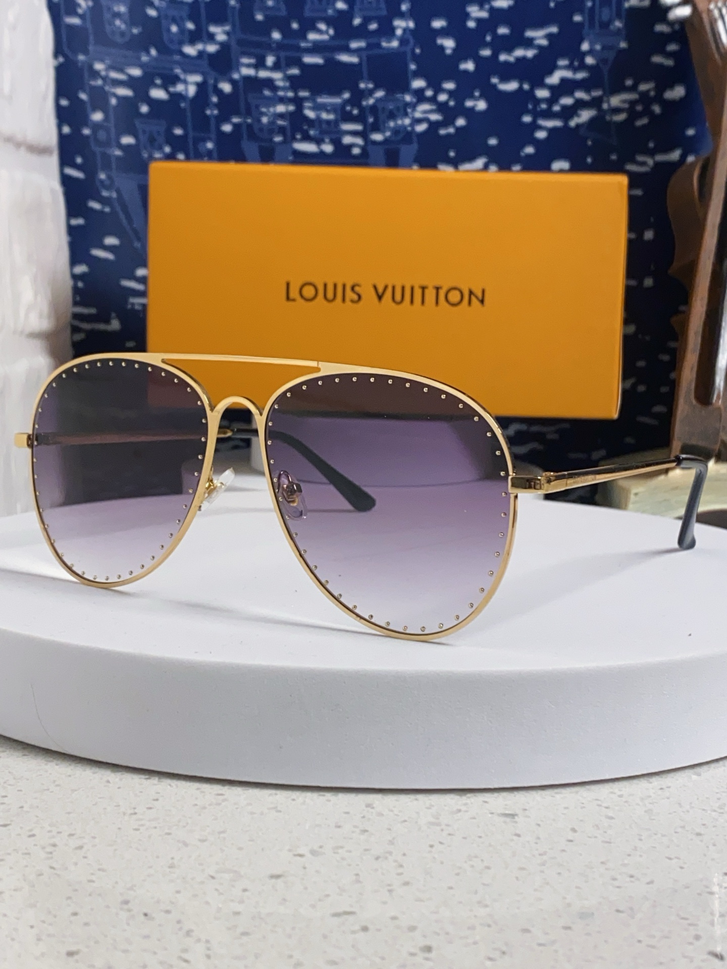  LouisVuitton路易威登 LV新款玫瑰的故事刘亦菲同款眼镜黄亦玫太阳镜金属铆钉大框墨镜