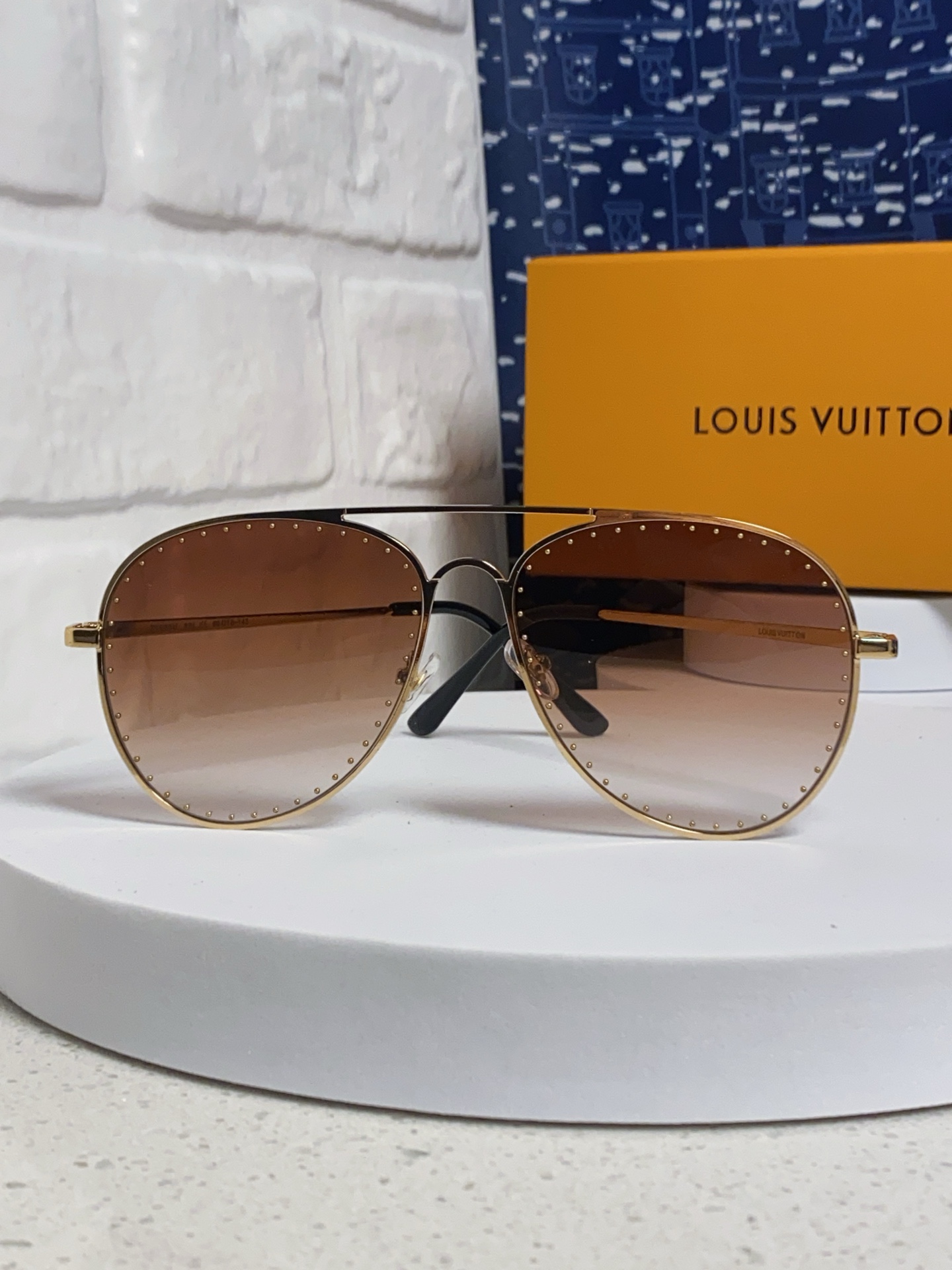  LouisVuitton路易威登 LV新款玫瑰的故事刘亦菲同款眼镜黄亦玫太阳镜金属铆钉大框墨镜