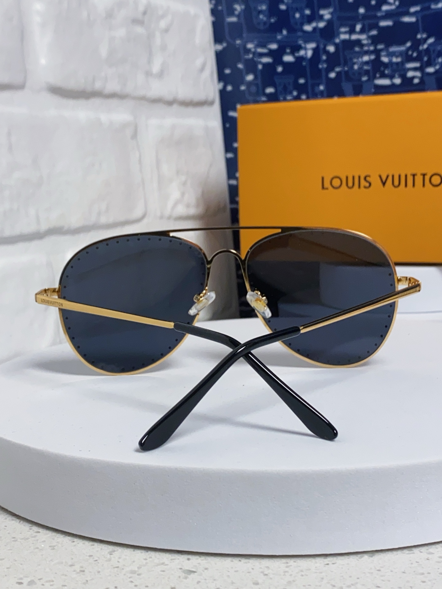  LouisVuitton路易威登 LV新款玫瑰的故事刘亦菲同款眼镜黄亦玫太阳镜金属铆钉大框墨镜